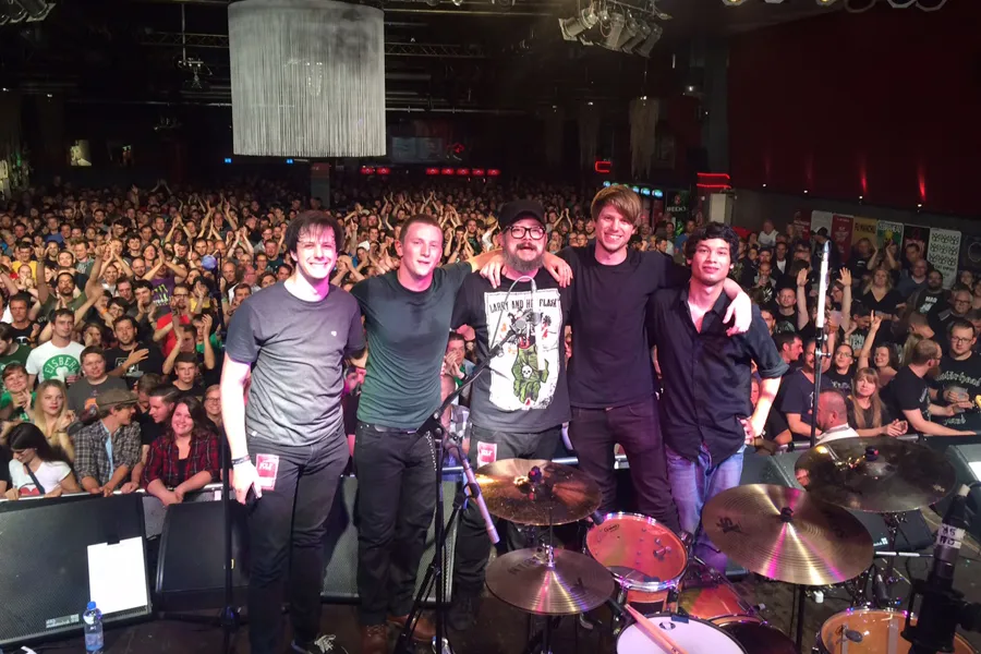 North Alone in Fullband Besetzung nach dem Konzert als Support von Flogging Molly in der Live Music Hall, Köln am 26.07.2015.