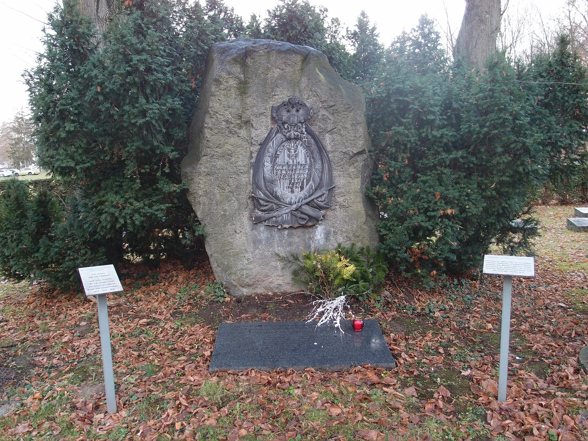 Denkmal für kaiserlich-russische Kriegsopfer/1914-16 innerhalb der Luftwaffenkaserne Wahn (Städt. Friedhof Köln/Enklave)