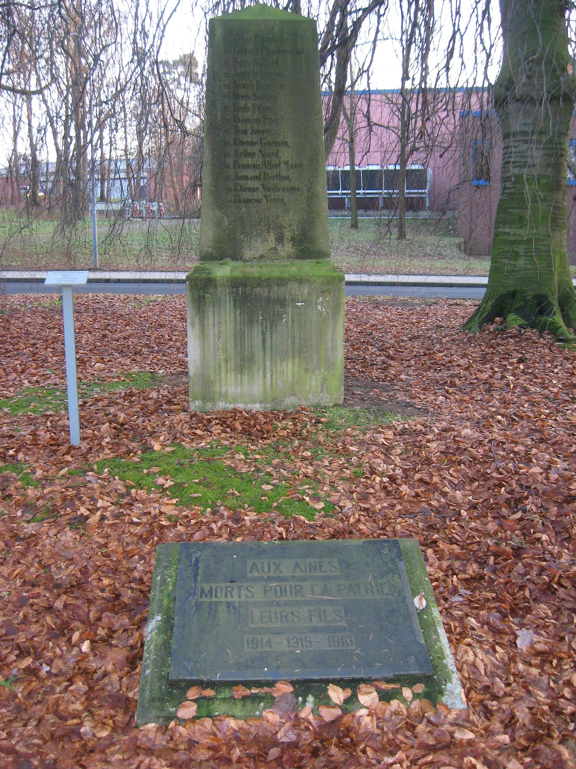 Öffentlicher Friedhof der Stadt Köln in der Lw-Kaserne Wahn (Enklave); hier: Ehrenmal für verstorbene franz. Soldaten 1914-16 Datum: 10.01.2011 Urheber: B. Neul