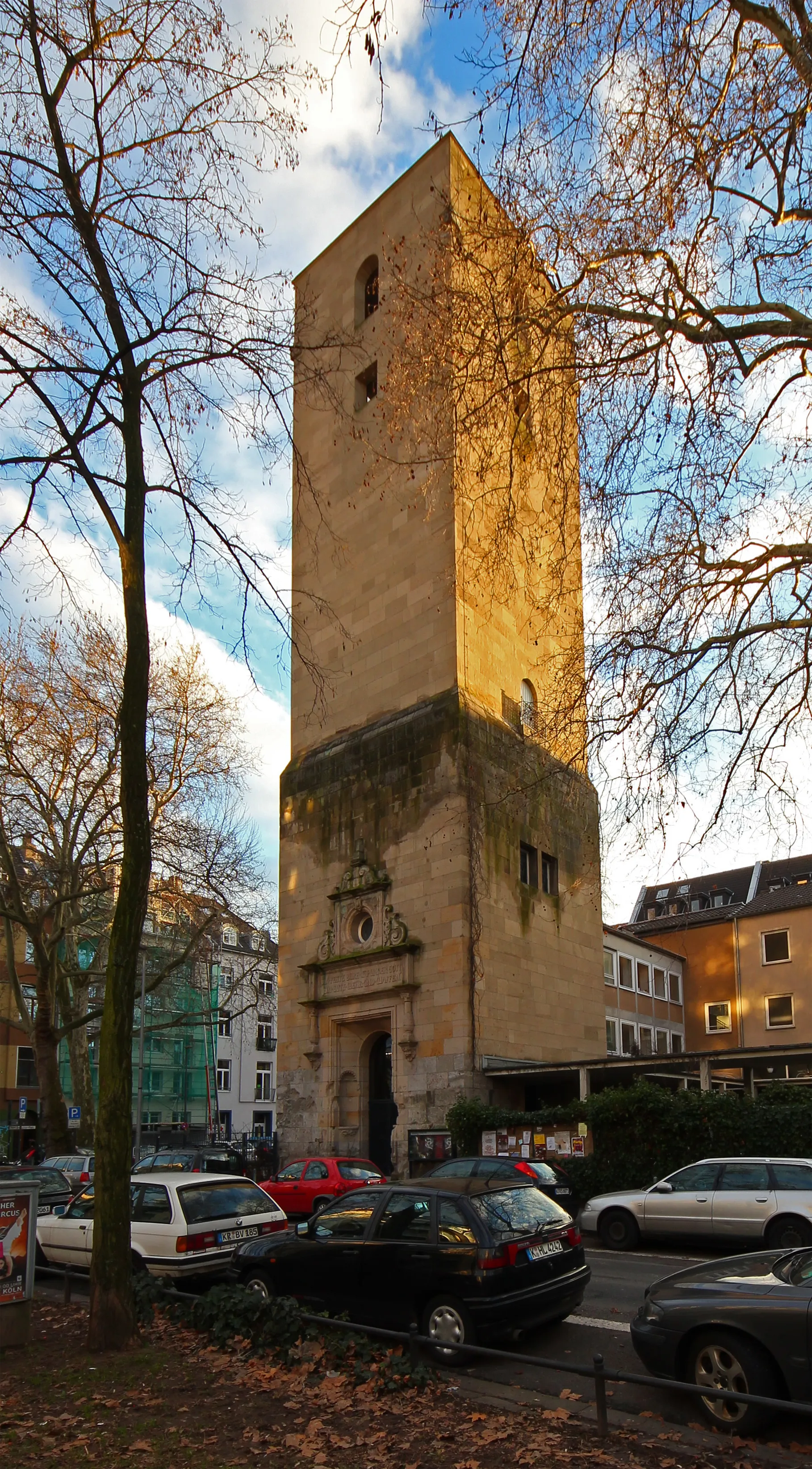 Kirchturm der Lutherkirche in der Kölner Südstadt