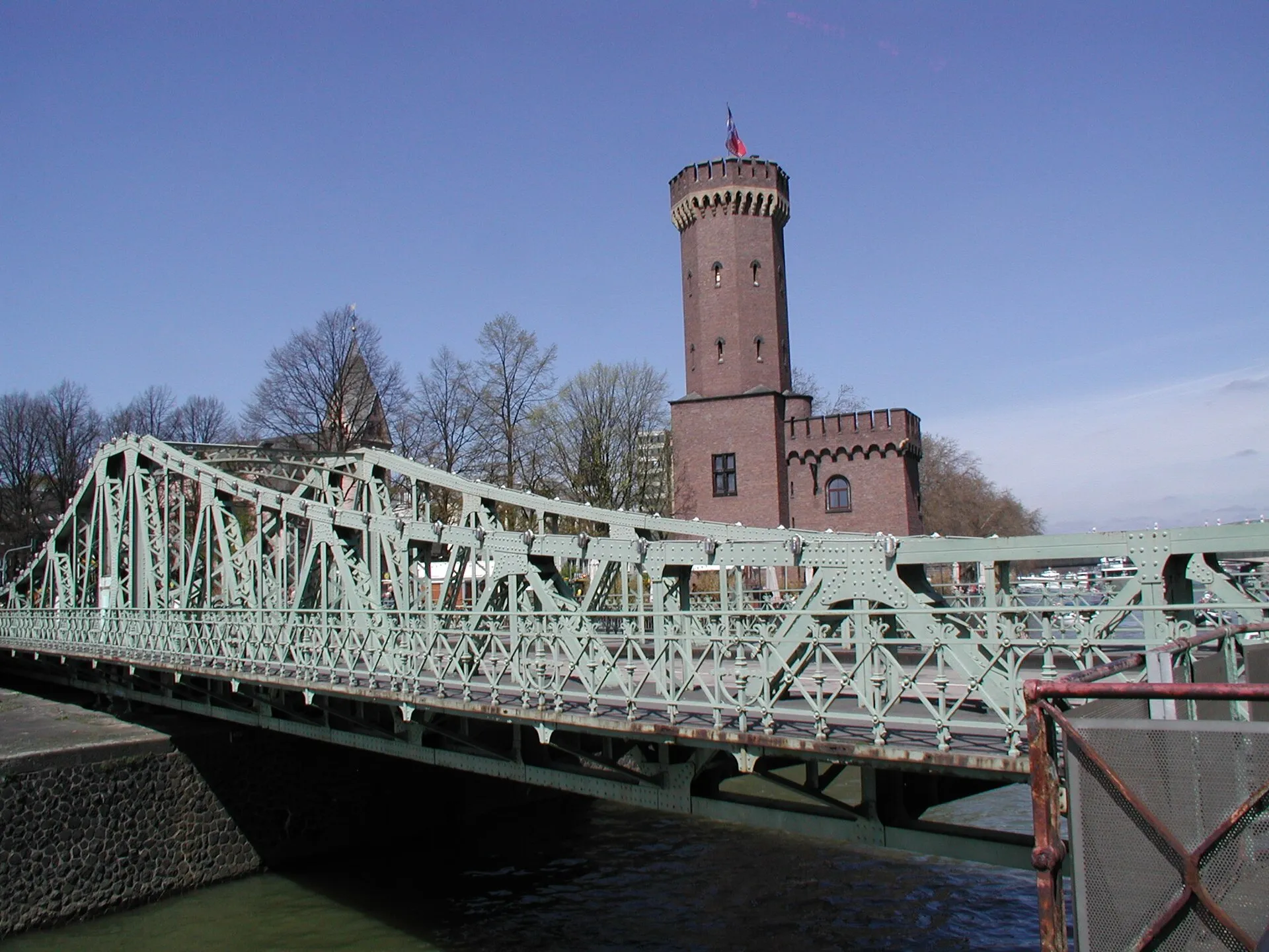 Köln,Drehbrücke, links
