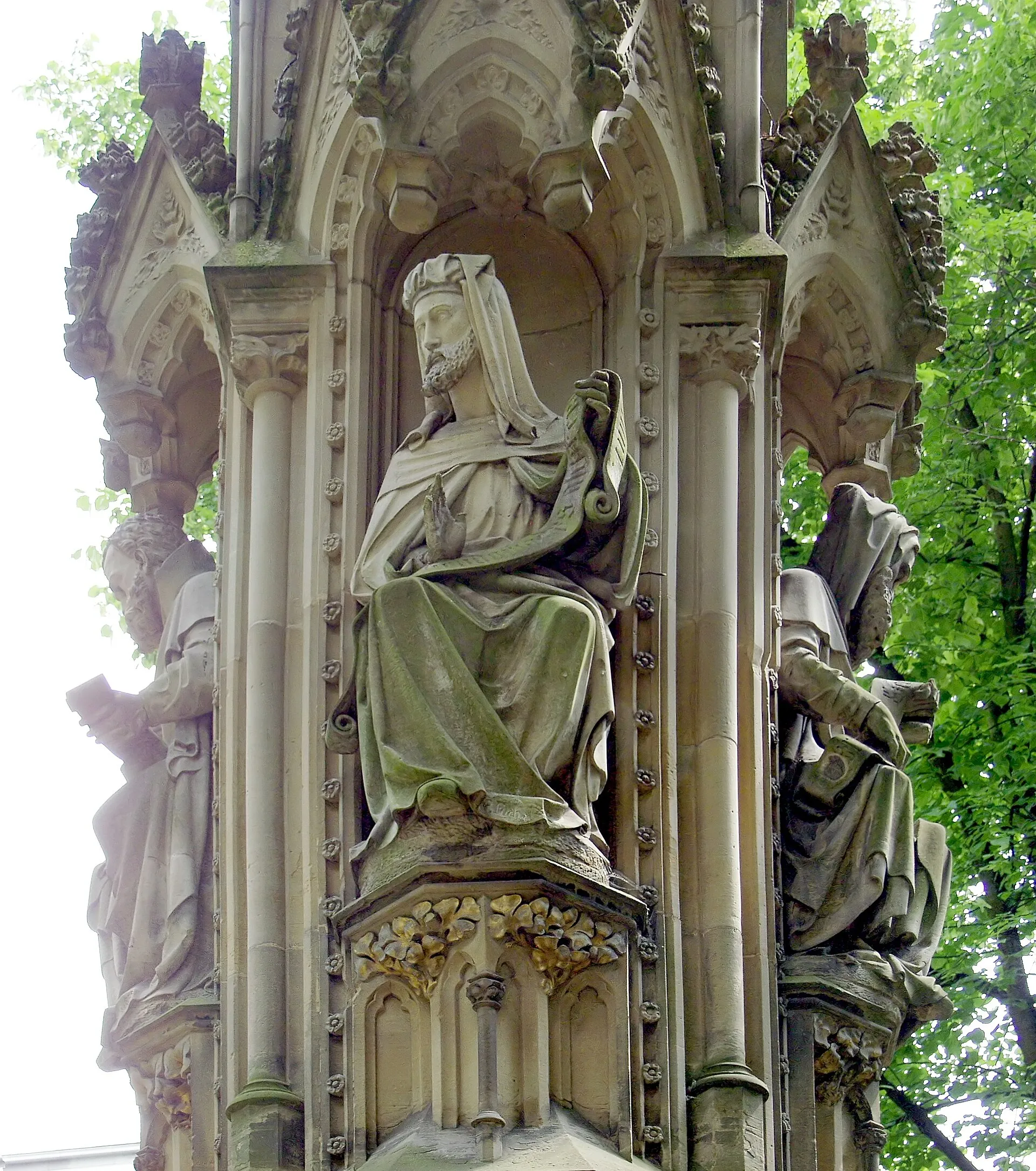 Detail von der Mariensäule (Köln) : Prophet (Name unbekannt). Entwurf: Edward von Steinle , Ausführung: Peter Fuchs .