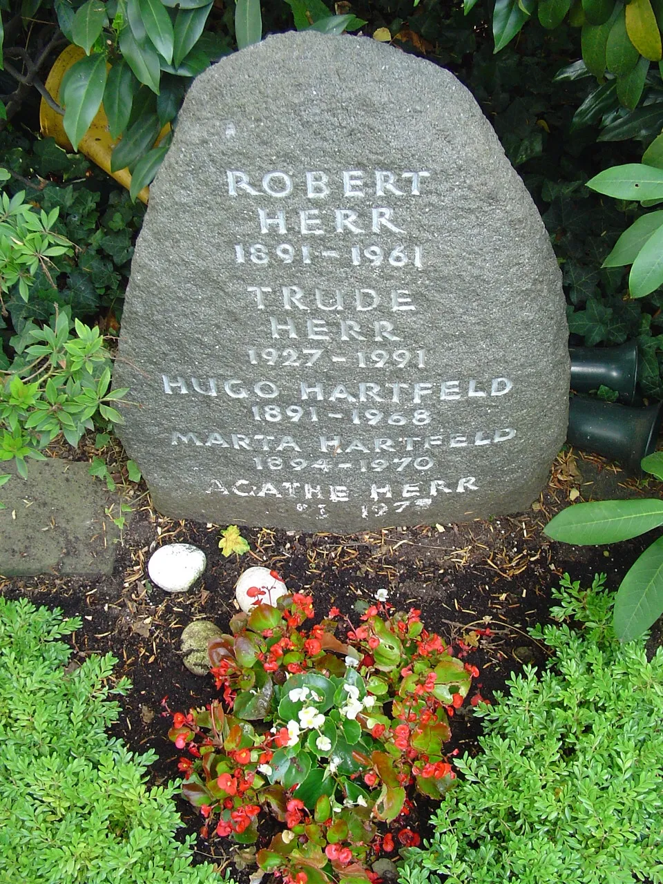 Grabstein von Trude Herr auf dem Kölner Nordfriedhof