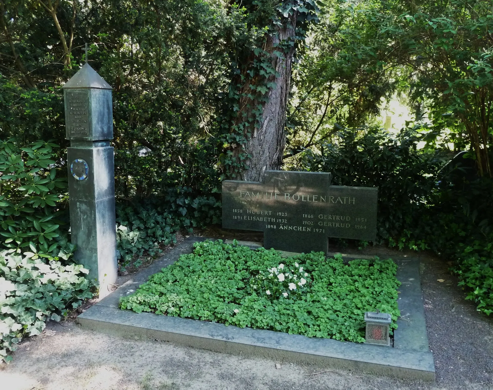 Grabstelle Gertrud Bollenrath Nordfriedhof Köln