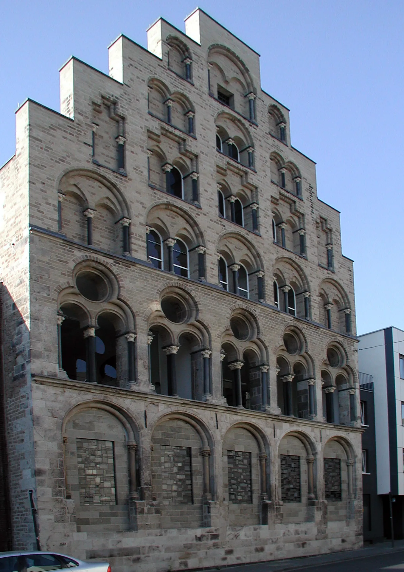 Köln, Overstolzenhaus Rheingasse (13. Jh.)