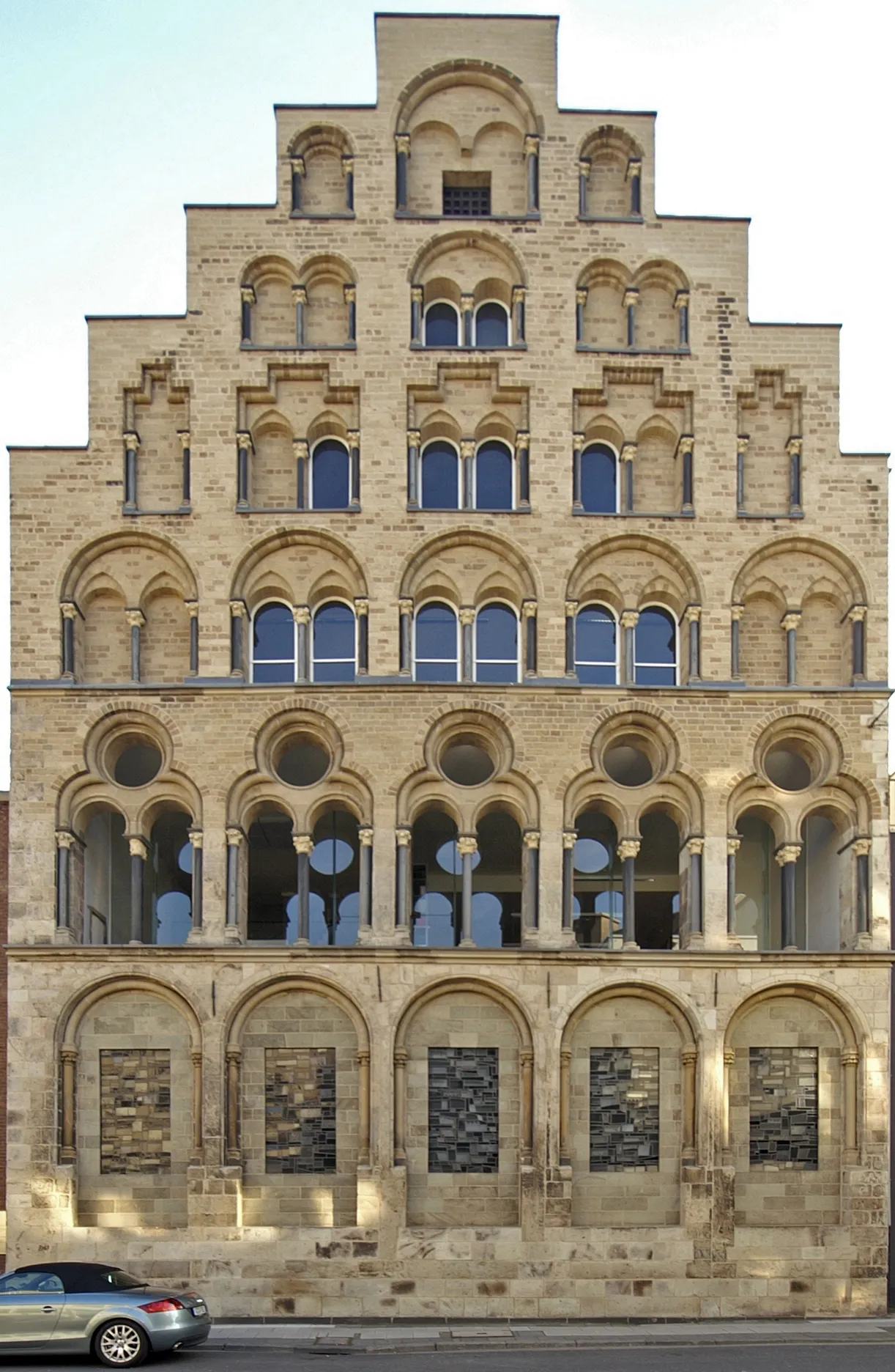 Das Overstolzenhaus in der Kölner Altstadt-Süd, Rheingasse 8. Baudenkmal 124