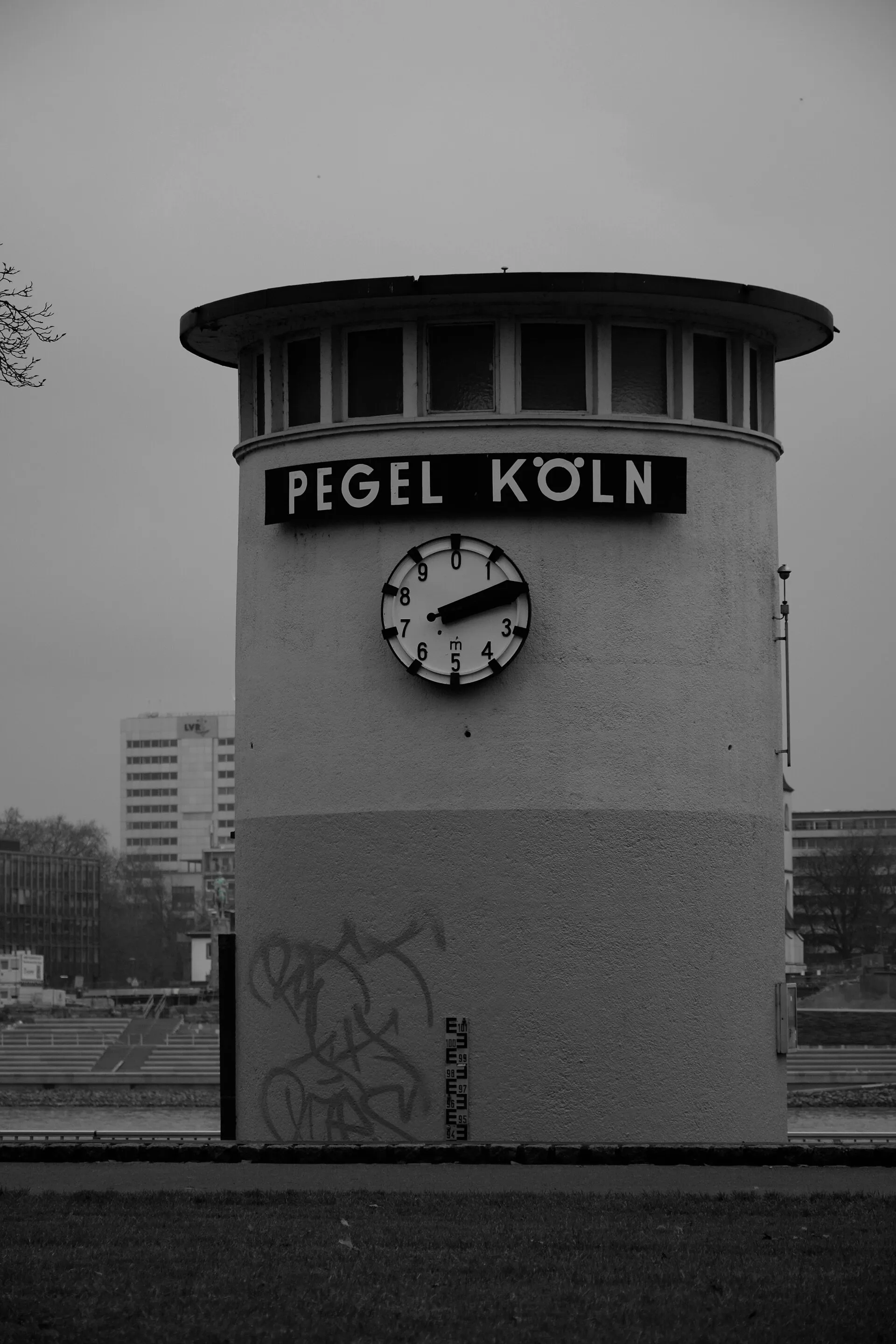 Clock - Köln