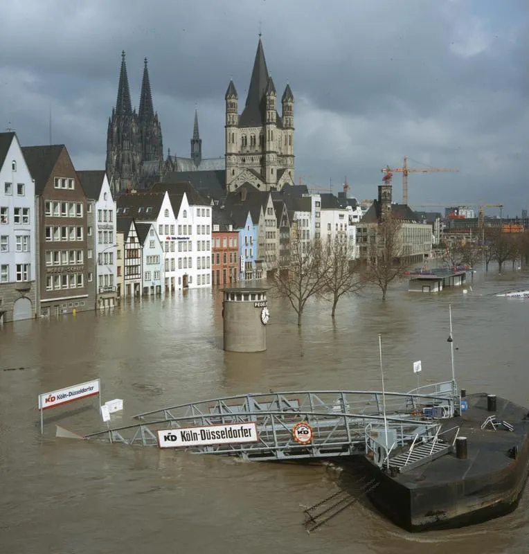 For documentary purposes the German Federal Archive often retained the original image captions , which may be erroneous, biased, obsolete or politically extreme