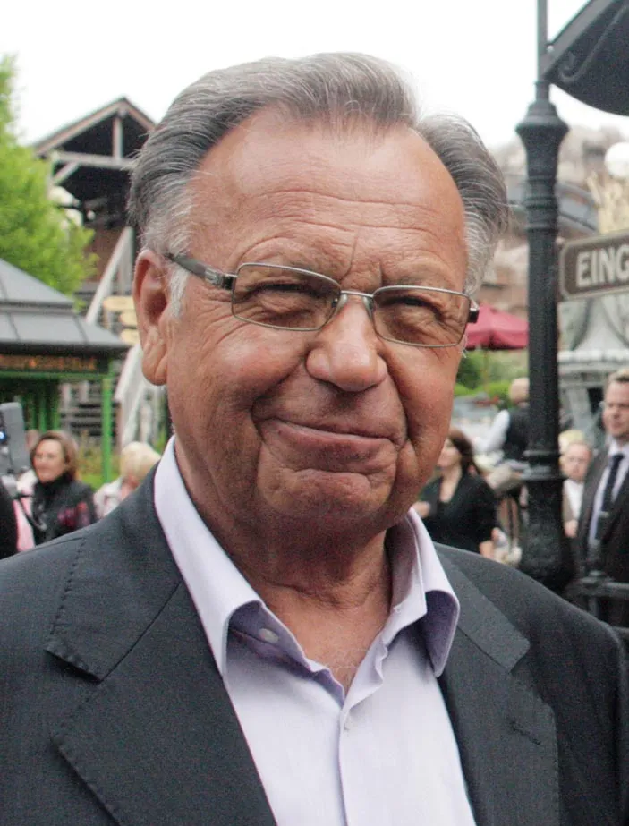 Gottlieb Löffelhardt (1934–2011), founder of Phantasialand theme park
