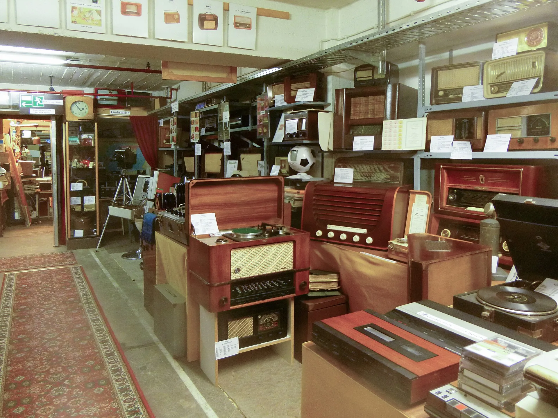 Exponate im RadioMuseum Köln