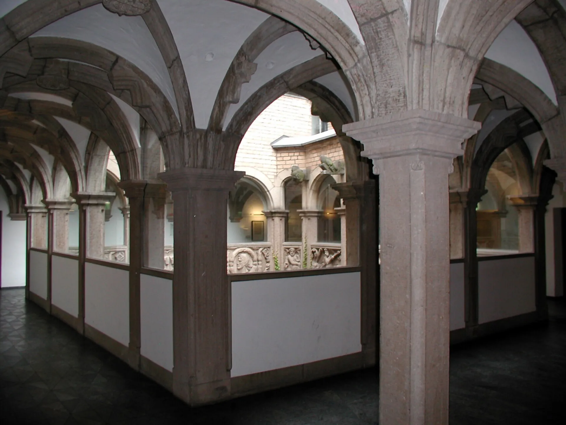 Köln-Rathaus, Rundgang Löwenhof