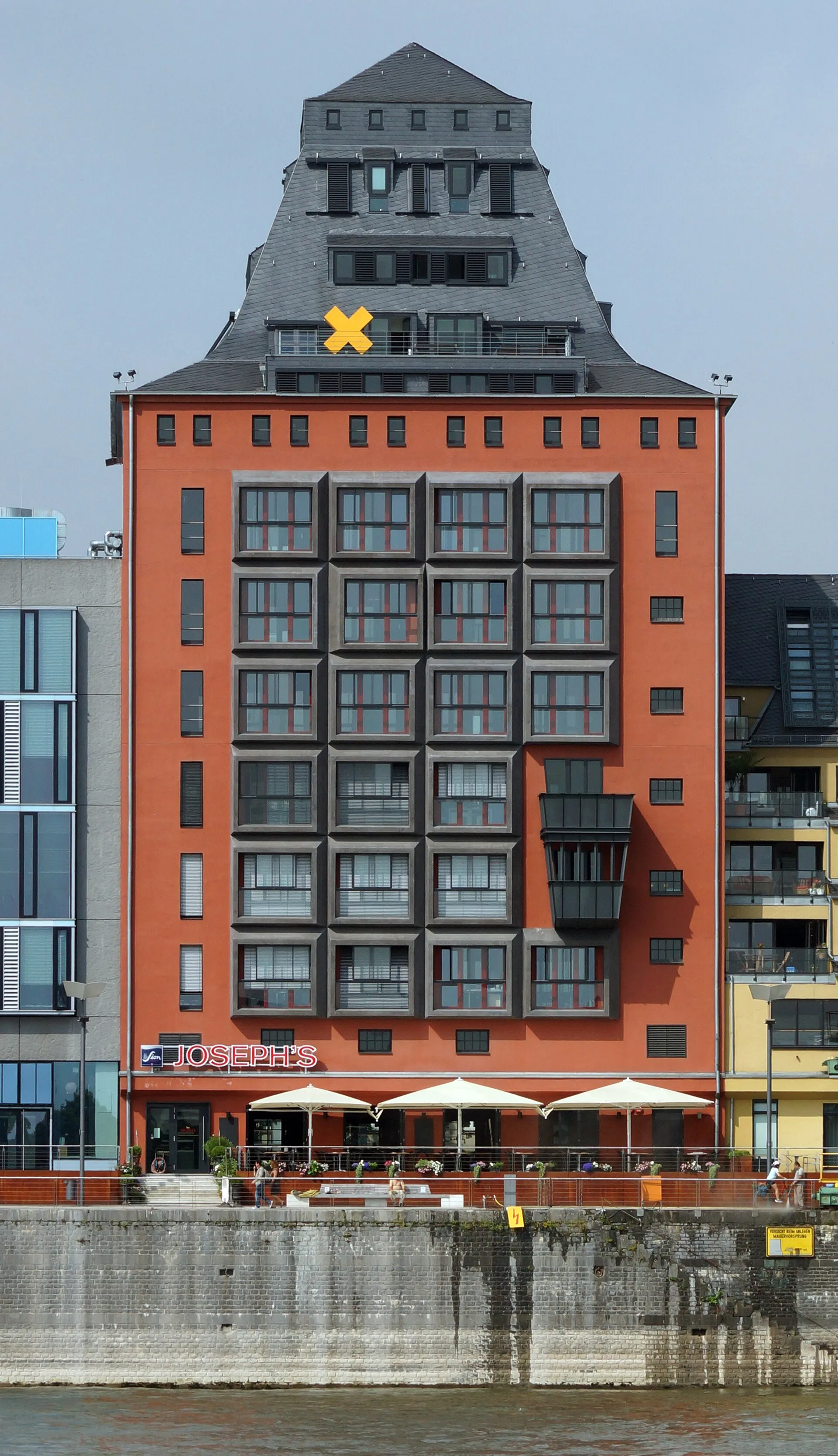 The office building „Silo 23“ at the Rheinauhafen Cologne.