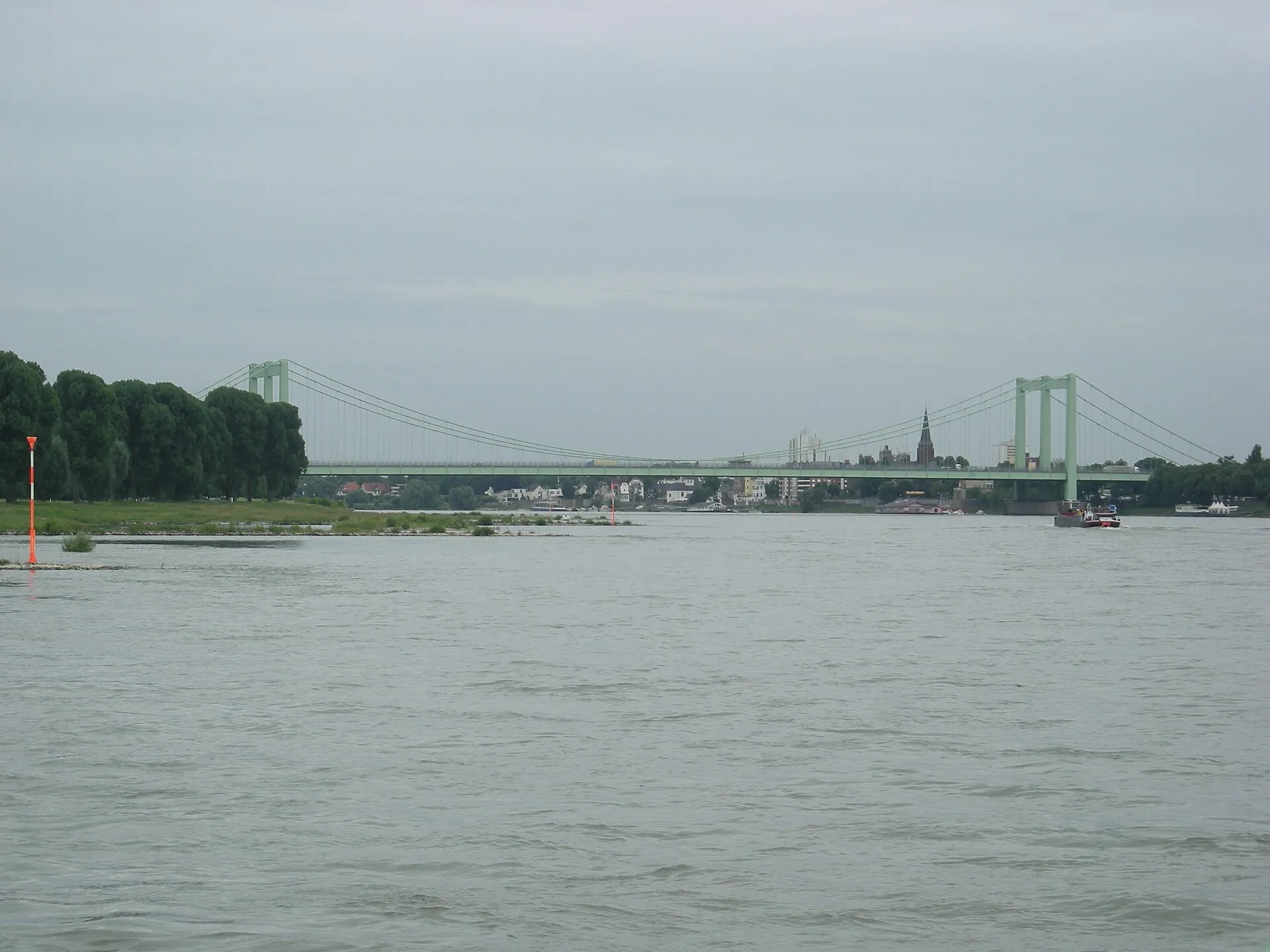 The Rodenkirchener Autobahnbrücke over the Rhine in Köln , Nordrhein-Westfalen ( Germany ).