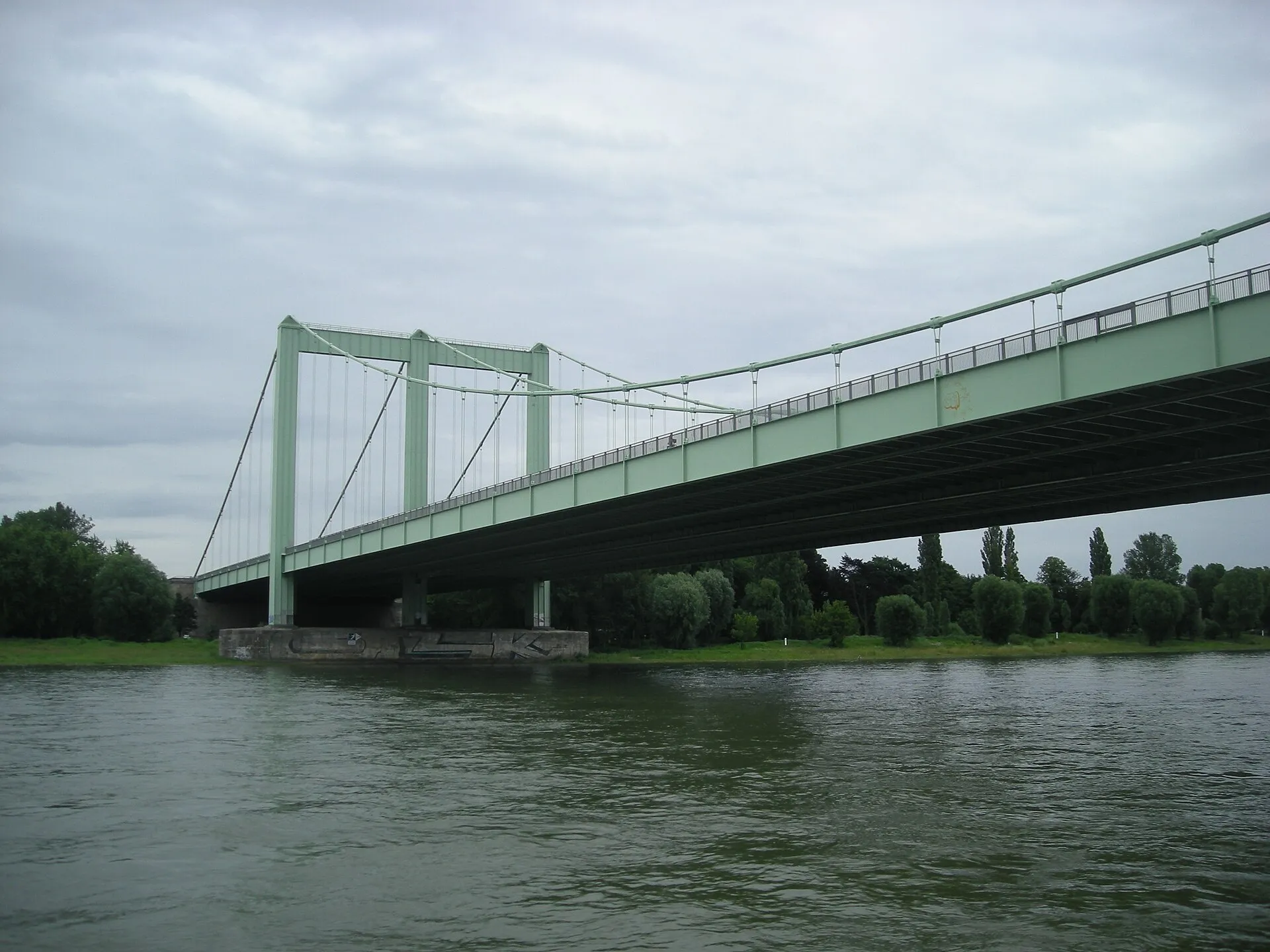 The Rodenkirchener Autobahnbrücke over the Rhine in Köln , Nordrhein-Westfalen ( Germany ).