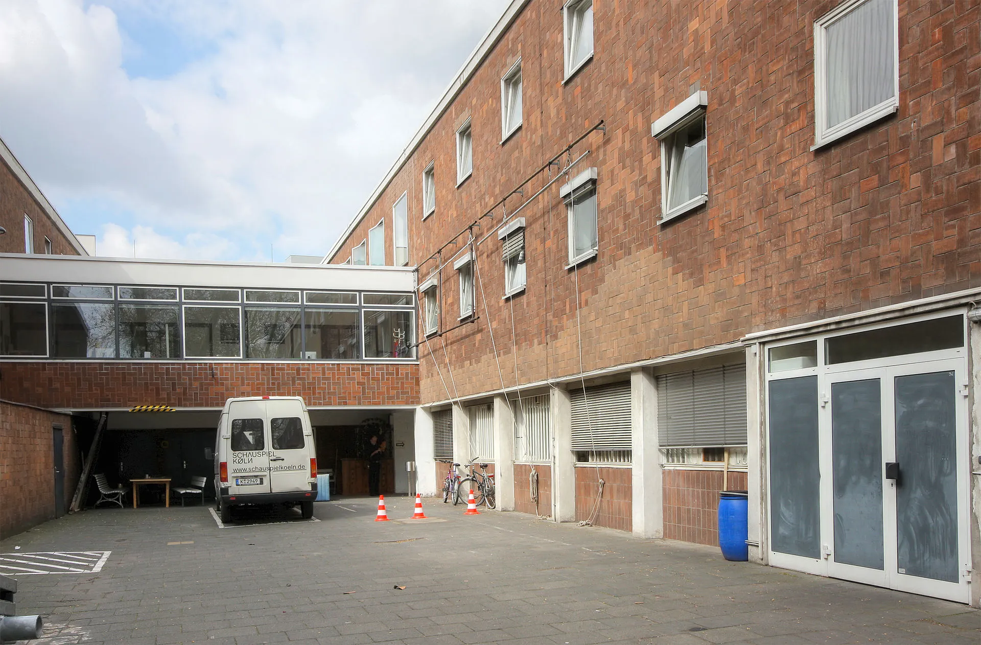 Cologne Opera house and theatre („Bühnen Köln“), „canteen courtyard“