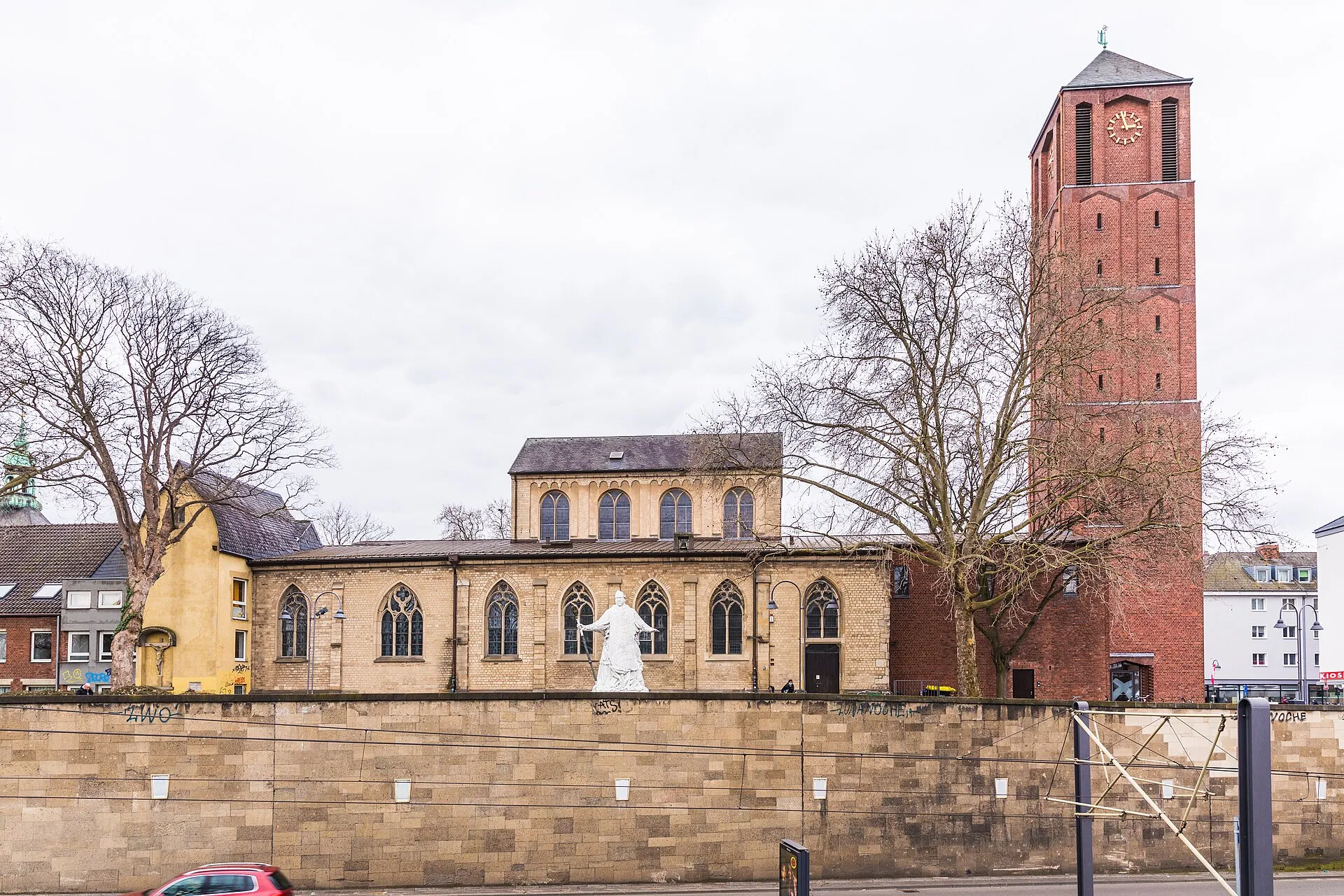 Schiefer Turm von Köln (St. Johann Baptist)