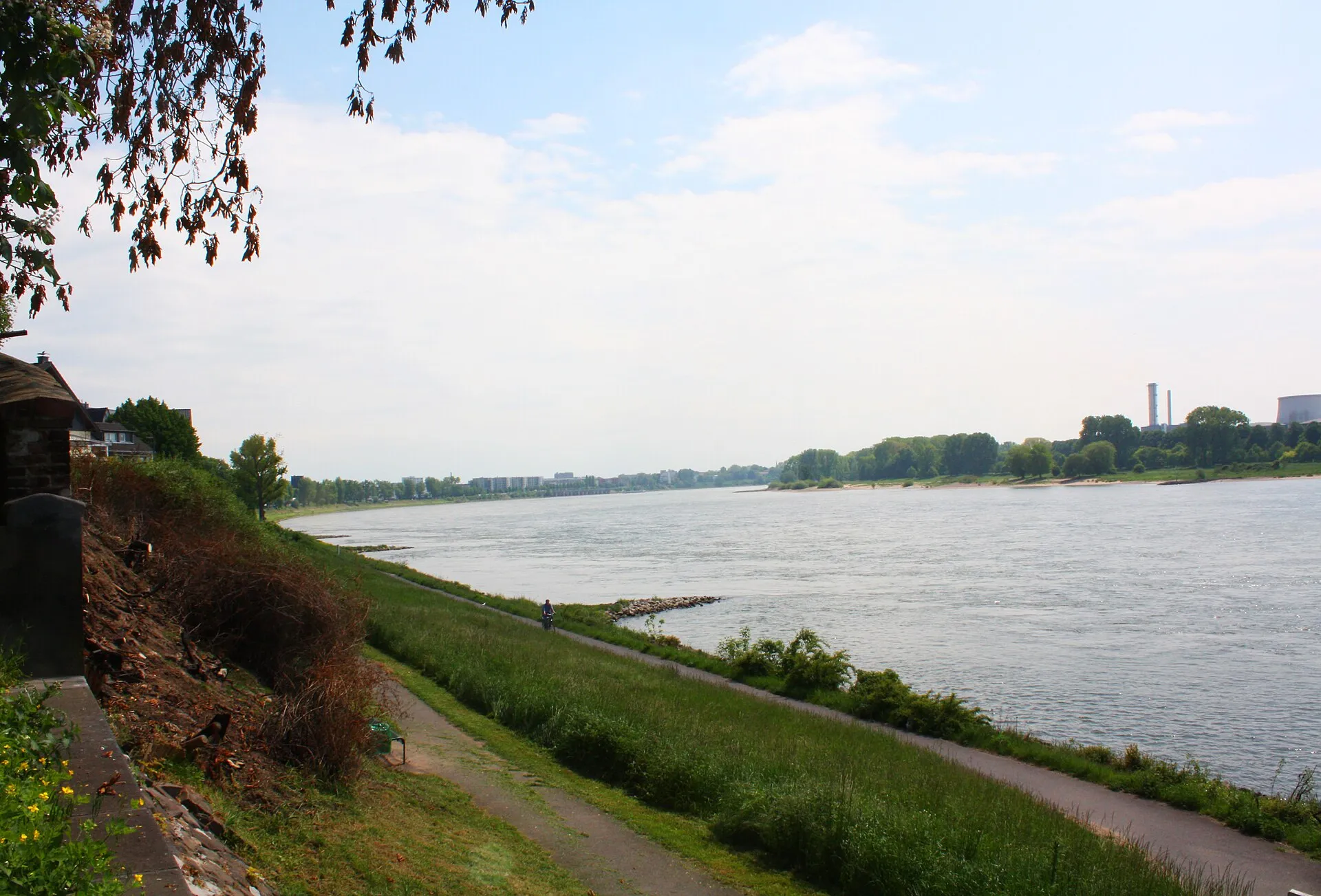Schlosspark Köln-Stammheim, Stammheimer Ufer Richtung Mülheim
