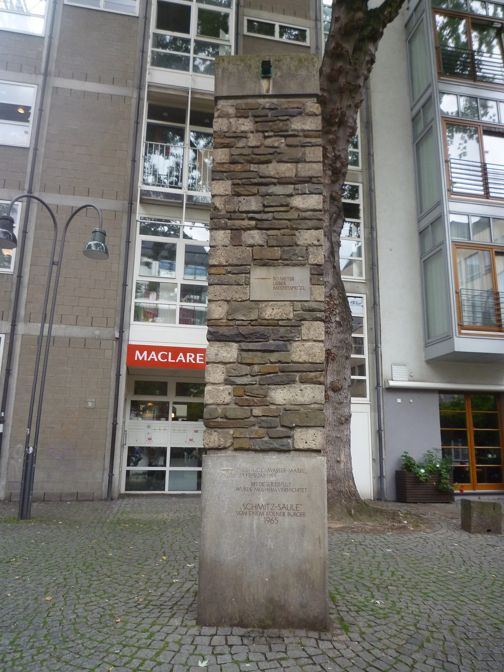 "Schmitz-Säule" Northside, on the place infront of the church "Groß Sankt Martin", Cologne