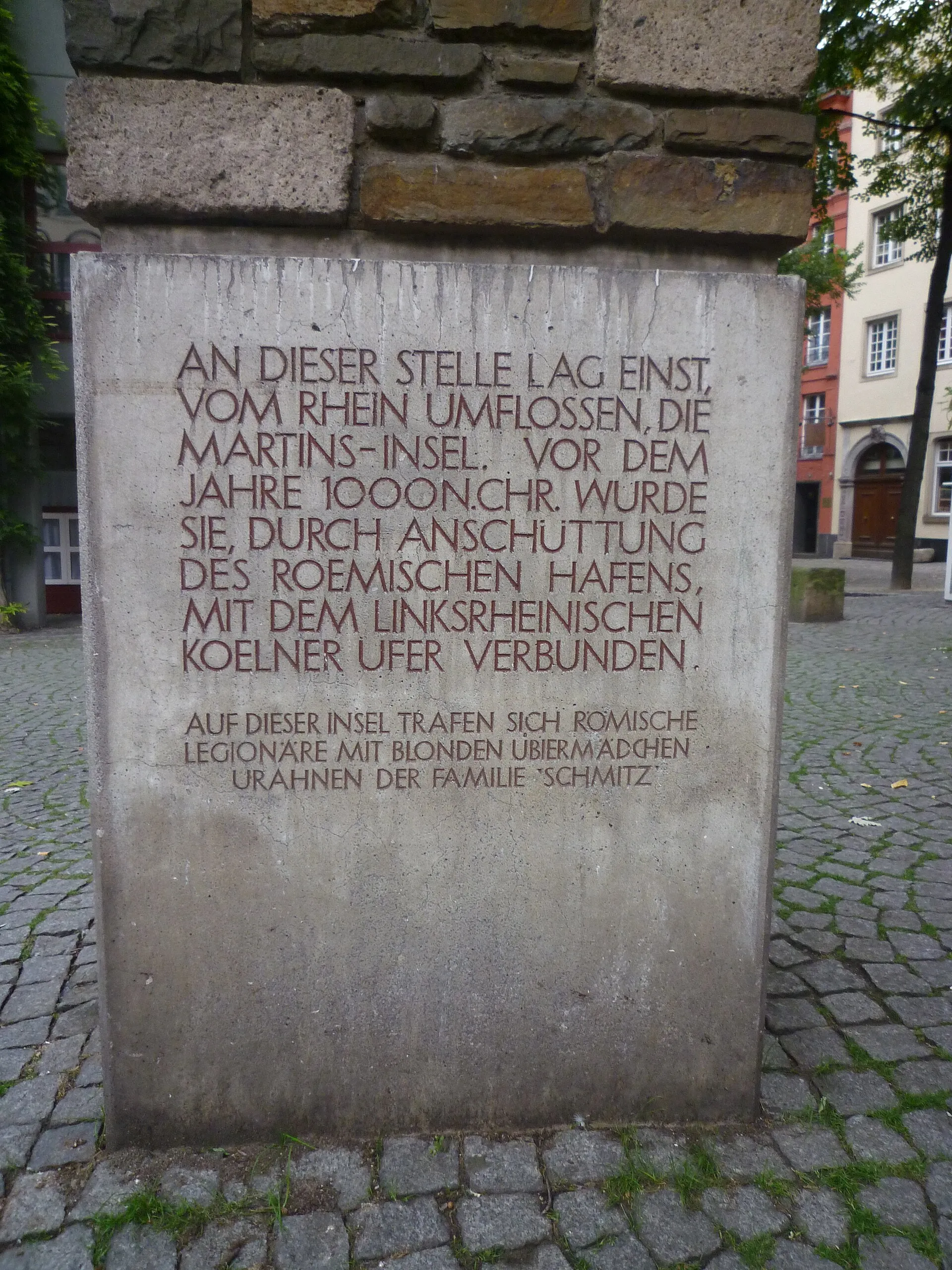 "Schmitz-Säule" inscription of the westside of the column, on the place infront of the church "Gros Sankt Martin", Cologne