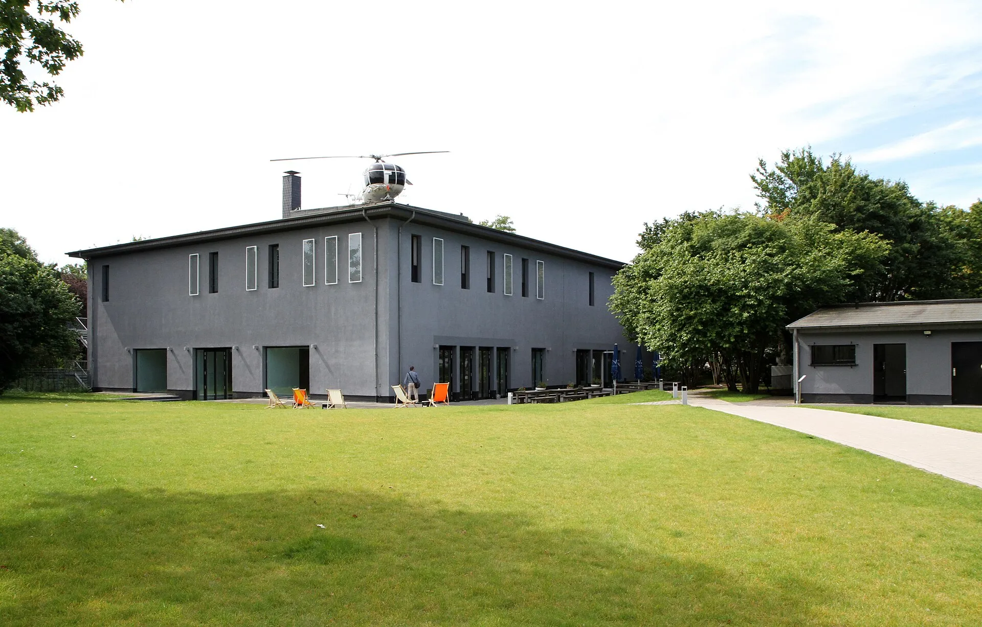 Köln, Neustadt-Nord Elsa-Brändström-Straße 9. Ehemaliger Hochbunker, dann Jugendherberge und heute Sitz der Stiftung Skulpturenpark Köln