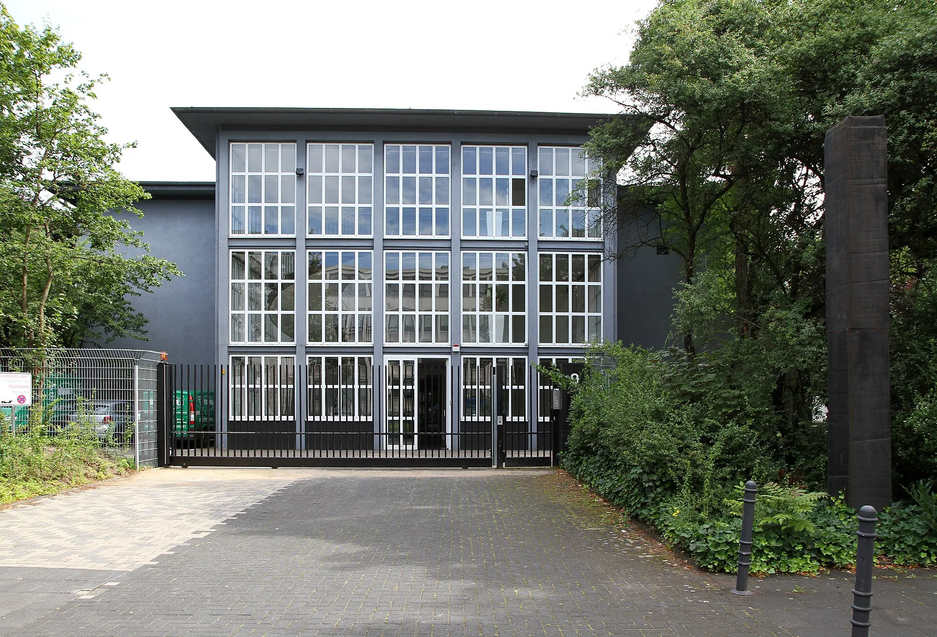 Köln, Neustadt-Nord Elsa-Brändström-Straße 9. Ehemaliger Hochbunker, dann Jugendherberge und heute Sitz der Stiftung Skulpturenpark Köln