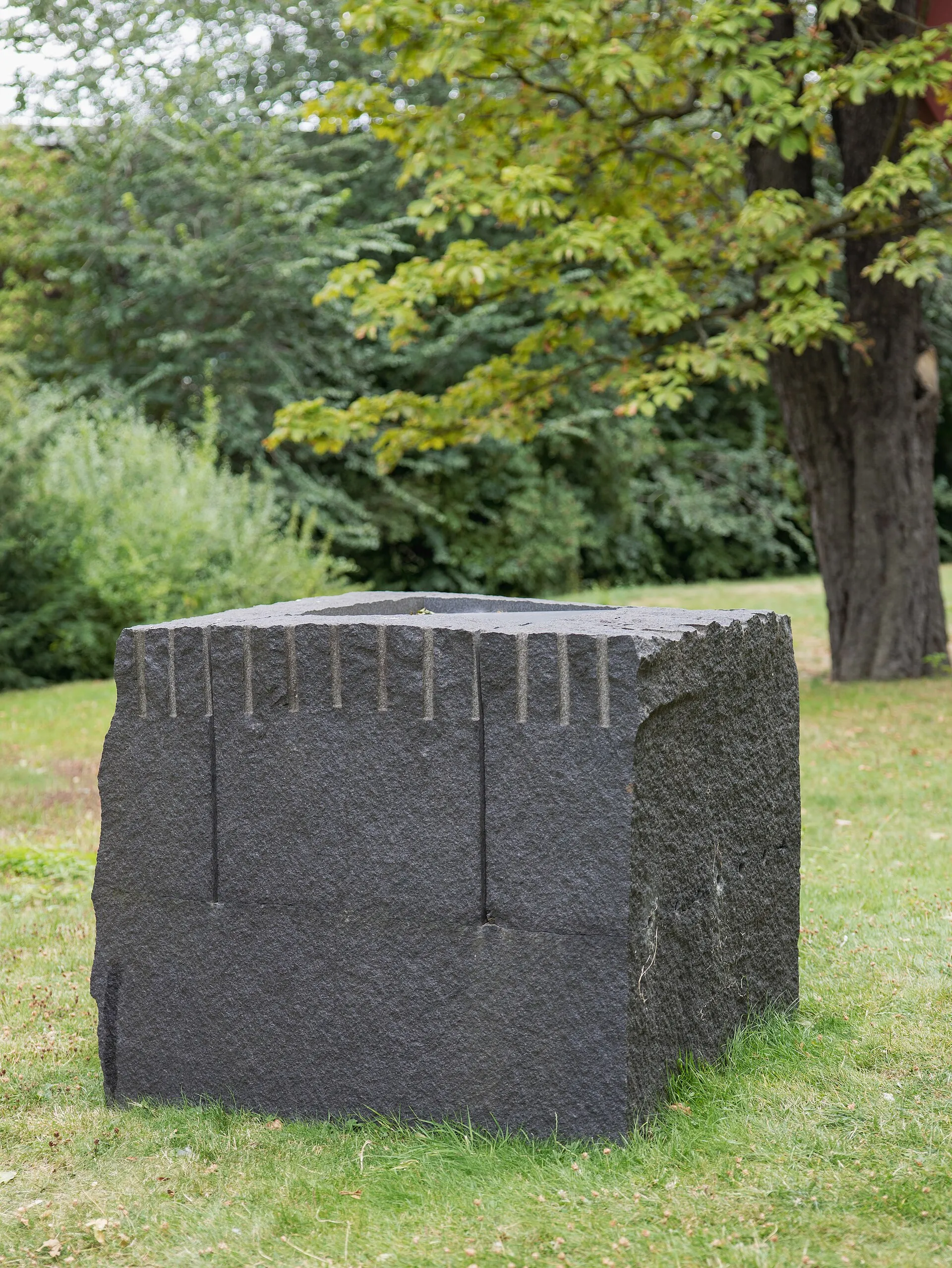 Ulrich Rückriem, Granit, schwarz, Schweden, gespalten, geschnitten, geschliffen, 1986, Skulpturenpark Köln