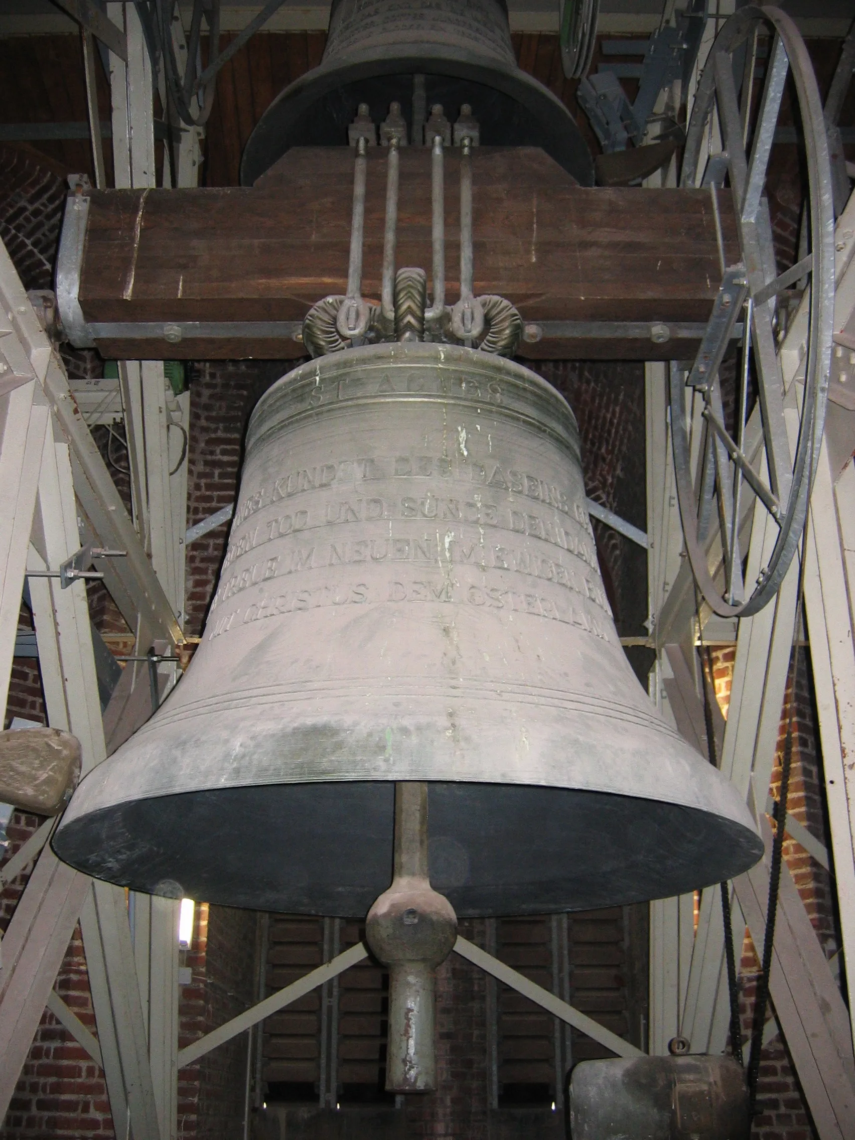 Große Glocke (Nr. 1) von St. Agnes in Köln.