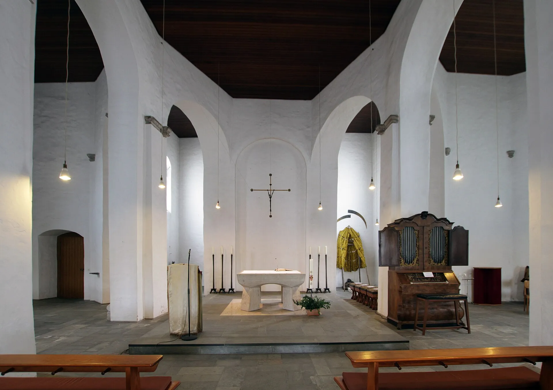 Köln-Mülheim, Innenausstattung der Clemenskirche