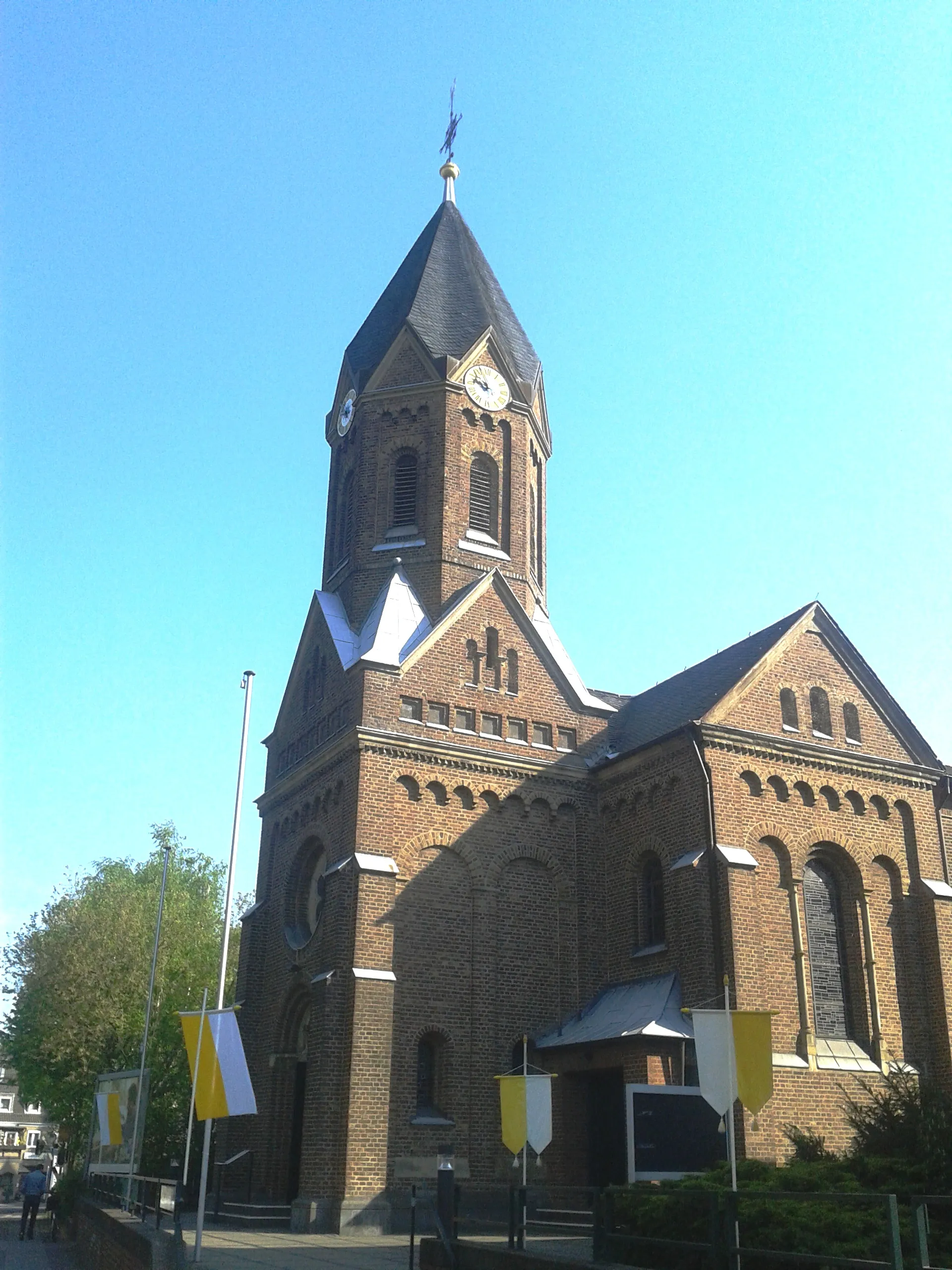 Kath. Pfarrkirche St. Cornelius in Köln Rath-Heumar