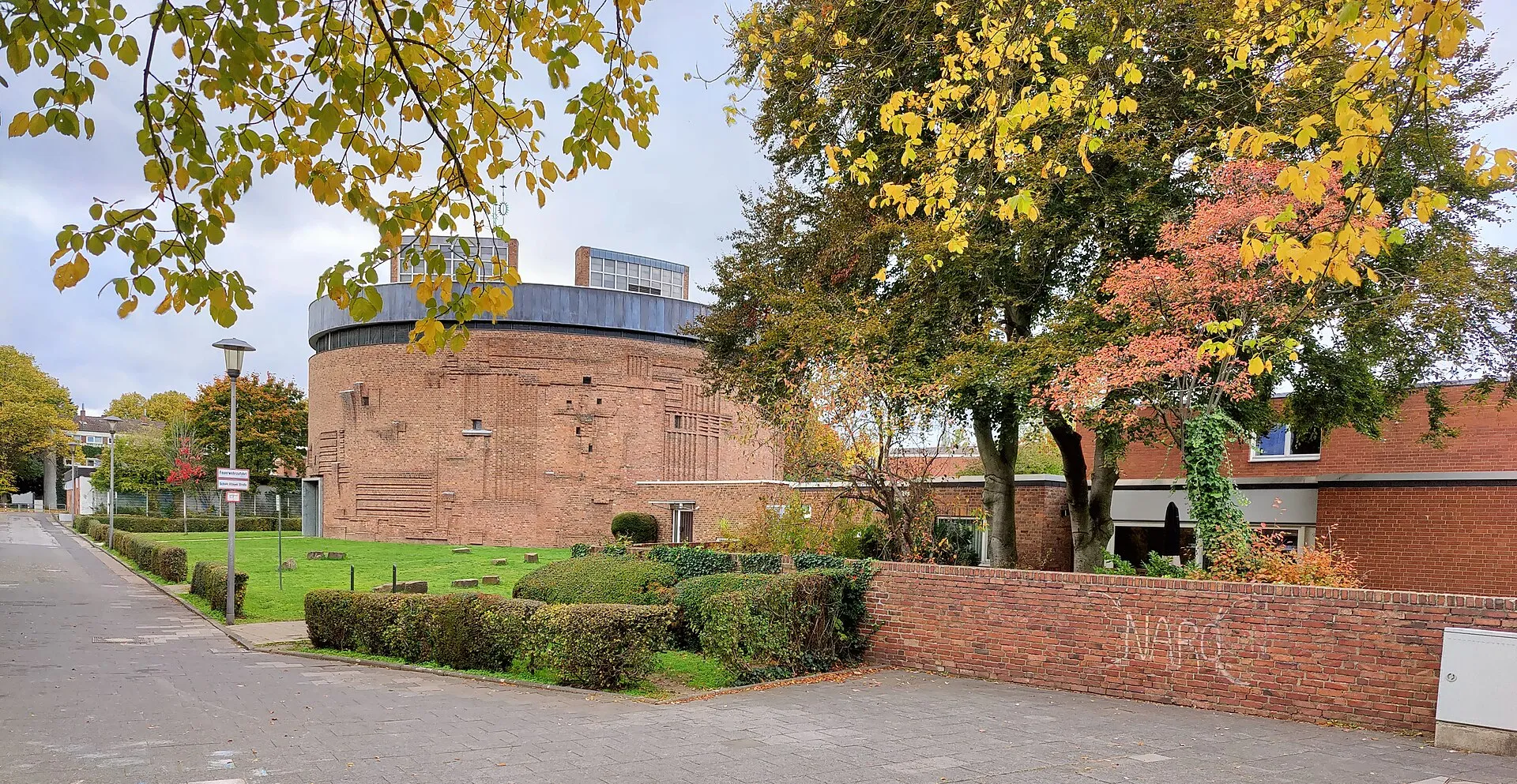 Katholische Pfarrkirche St. Franziskus Köln-Bilderstöckchen, Nordrhein-Westfalen, Deutschland
