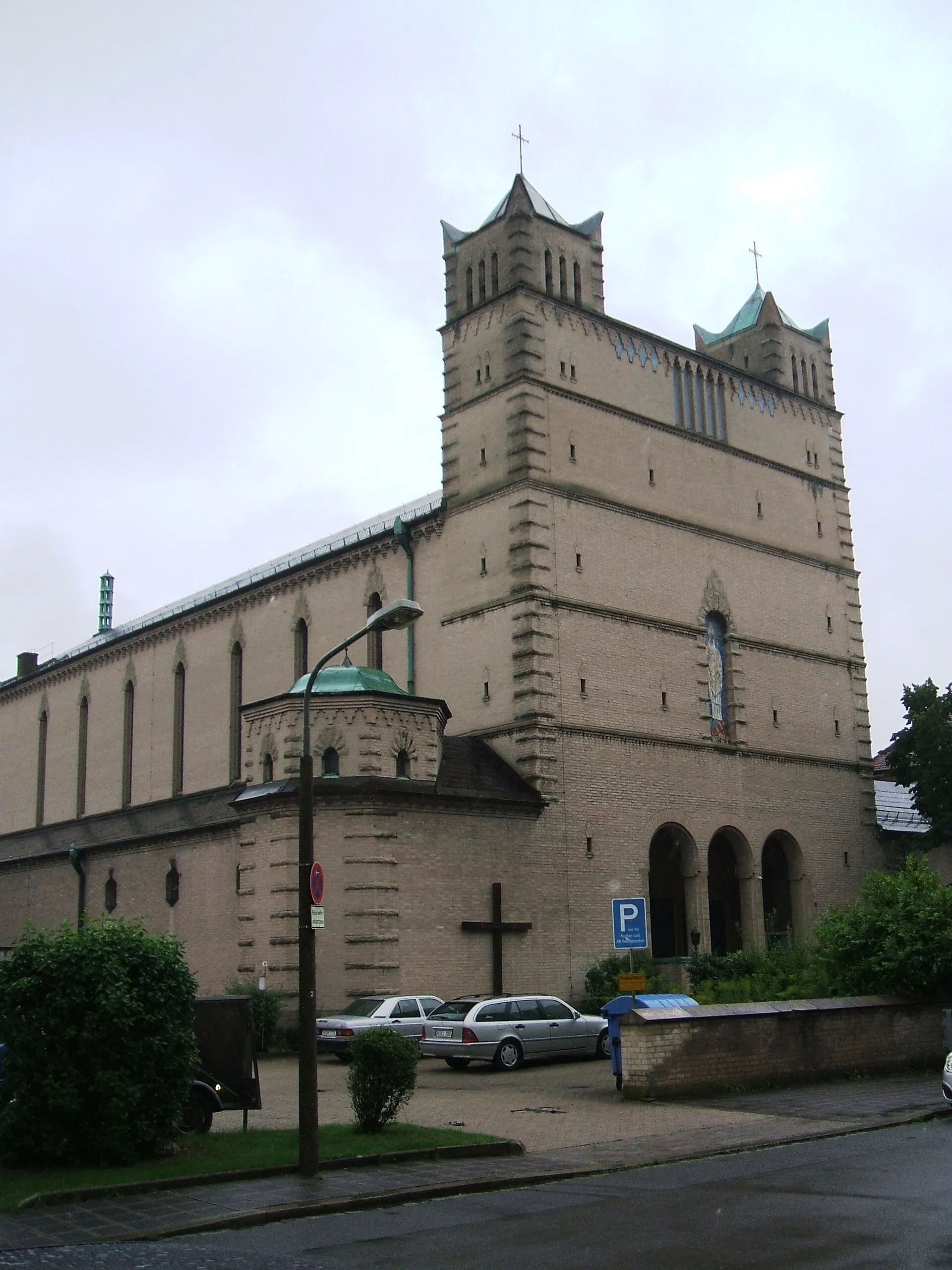 Katholische Pfarrkirche St. Karl Borromäus in Nürnberg-Mögeldorf