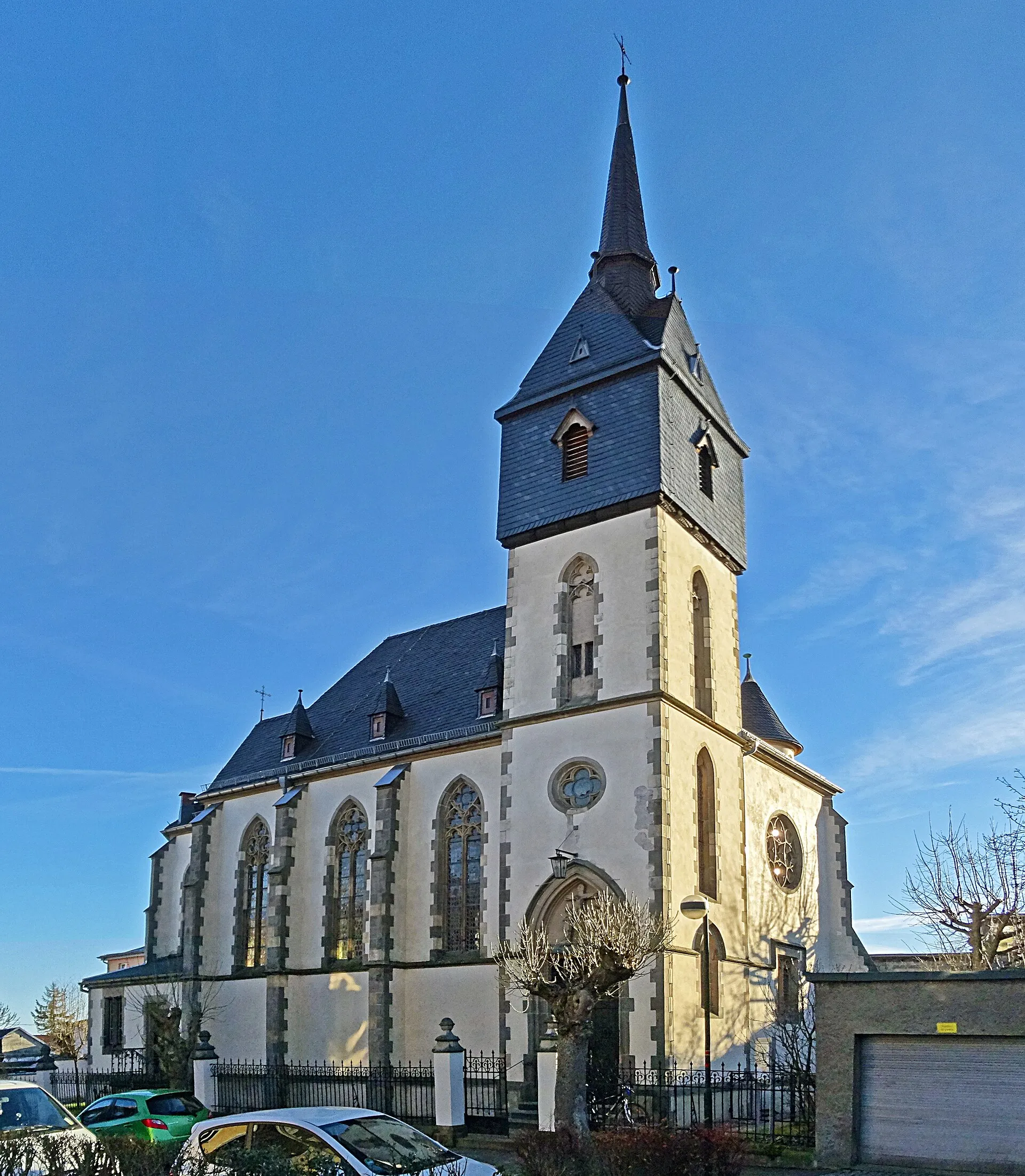 Kirche St. Karl Borromäus in Friedrichroda von Westen gesehen