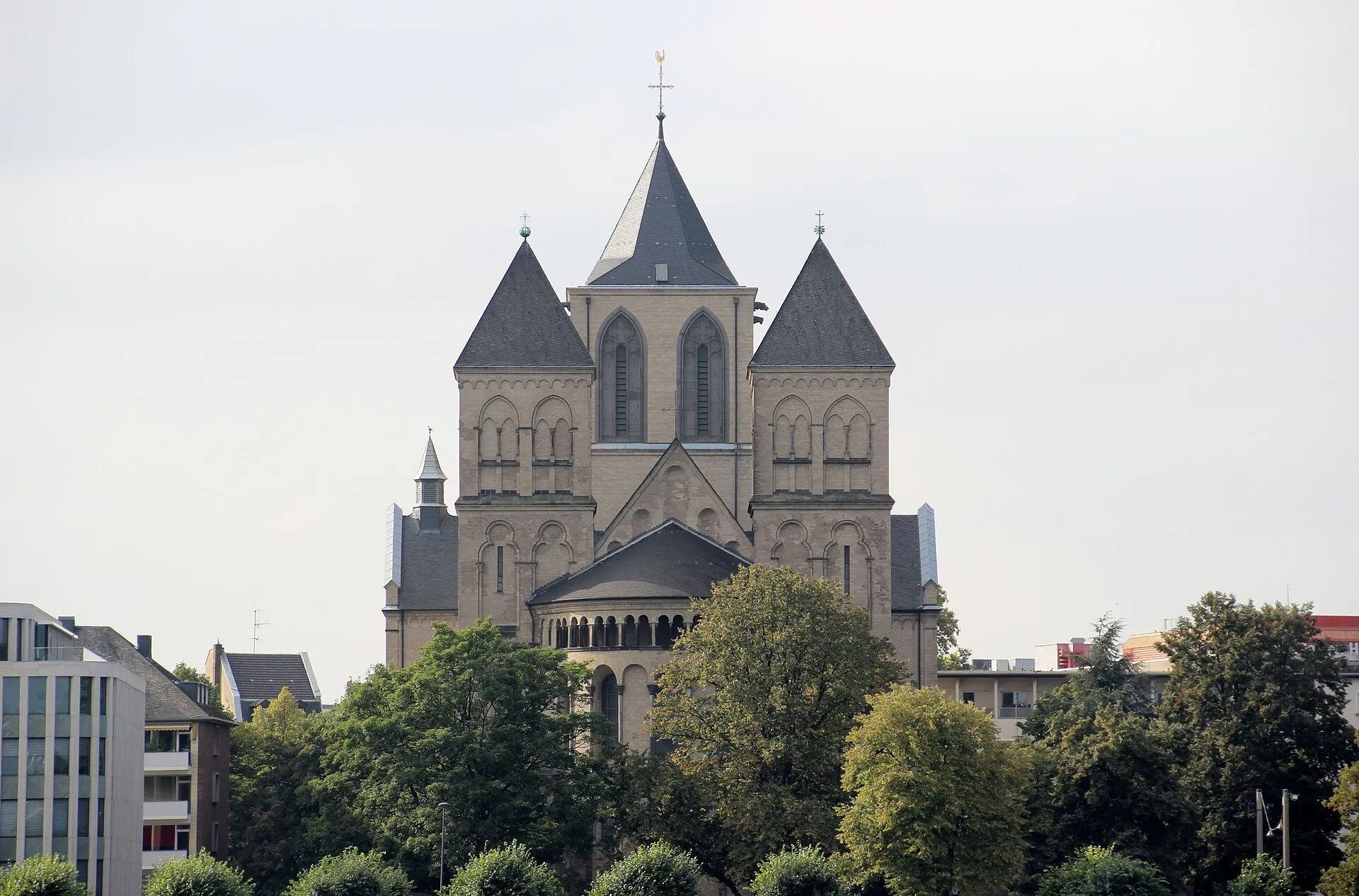 Kirche St. Kunibert, Kunibertskloster 6