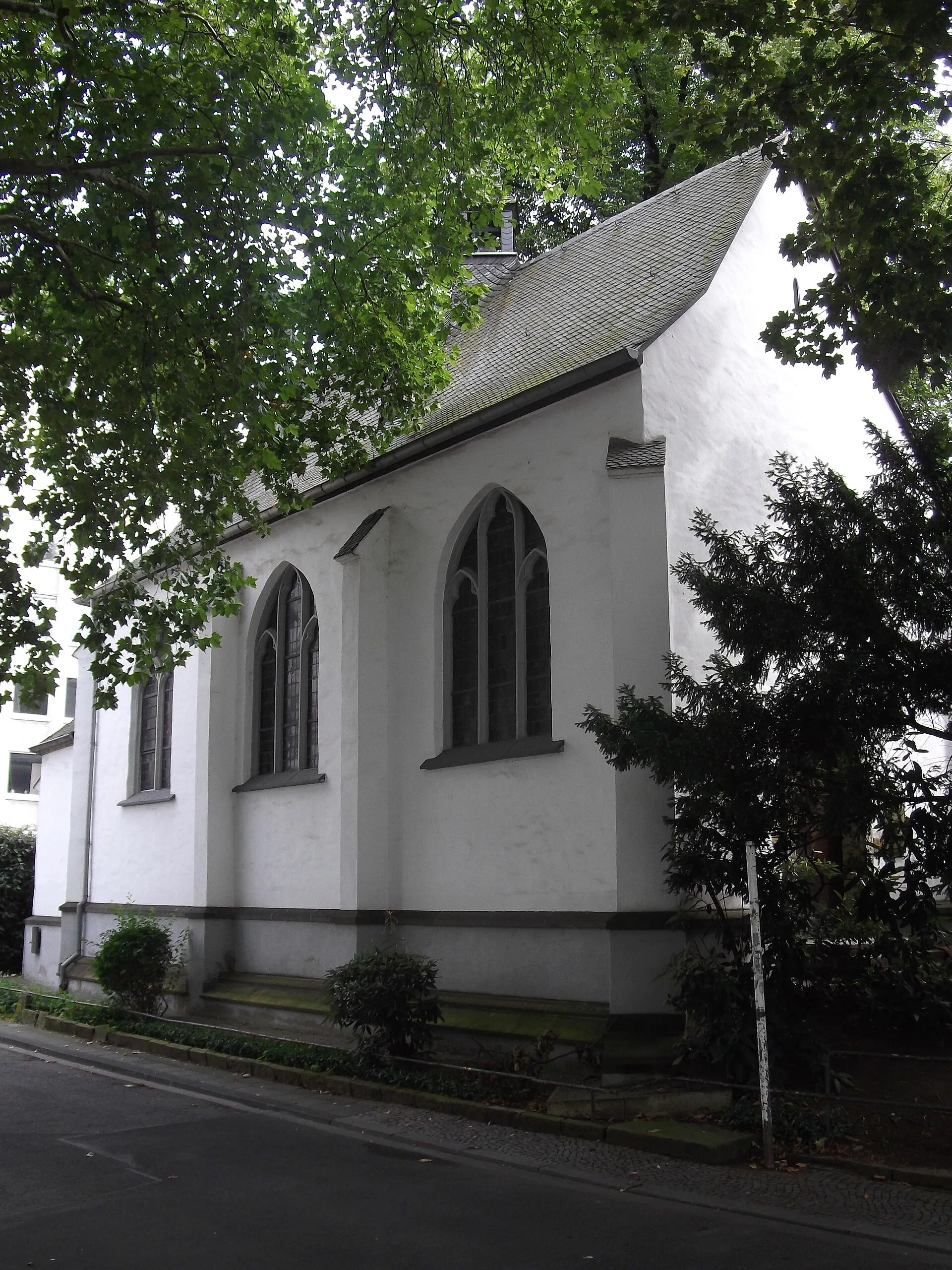 Köln, die 1431 erbaute Maria Ablass Kapelle. Nordwestseite, der Dachreiter hat ein kleines Geläut