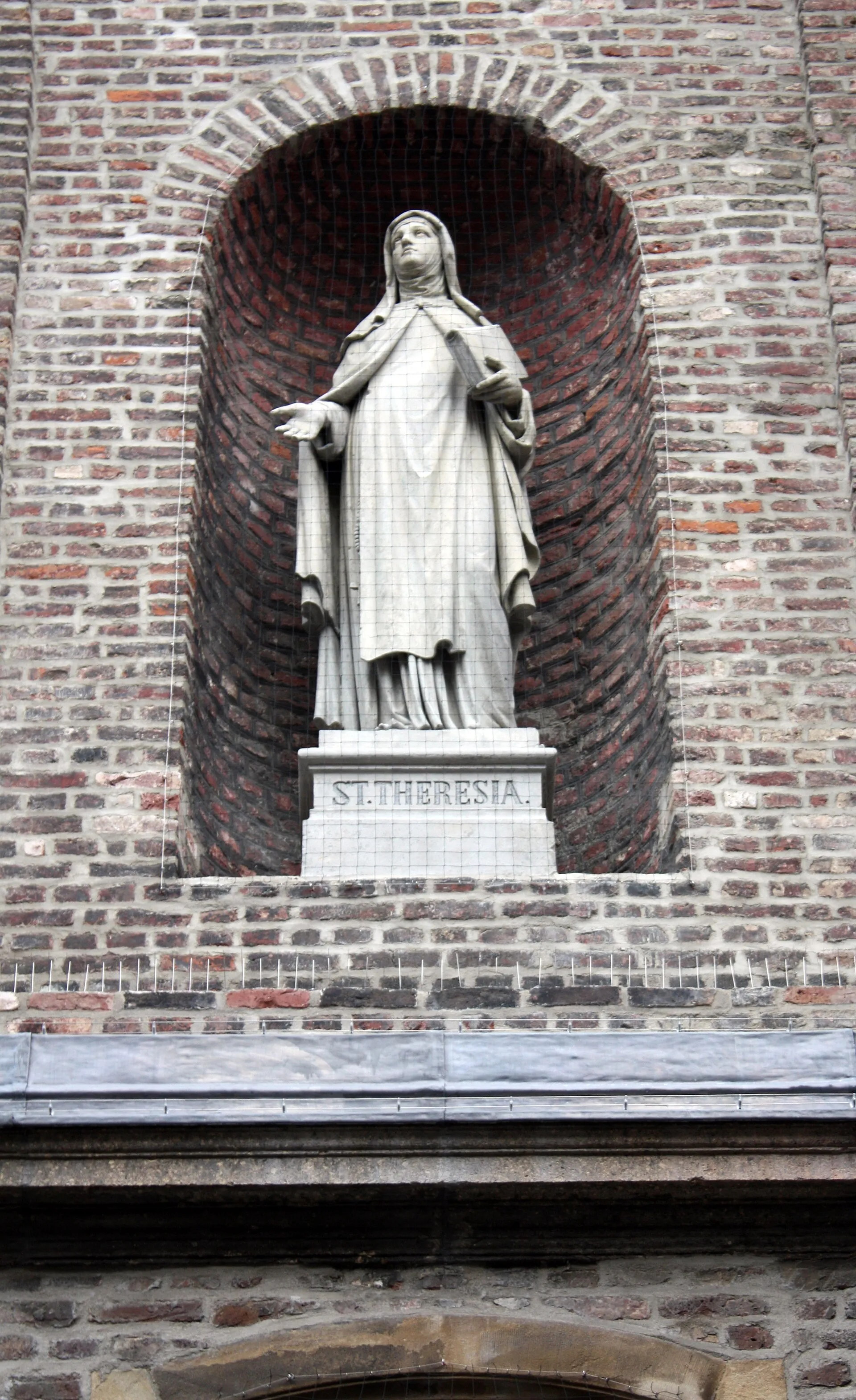 Köln, St. Maria in der Kupfergasse. Skulptur der hl. Theresia