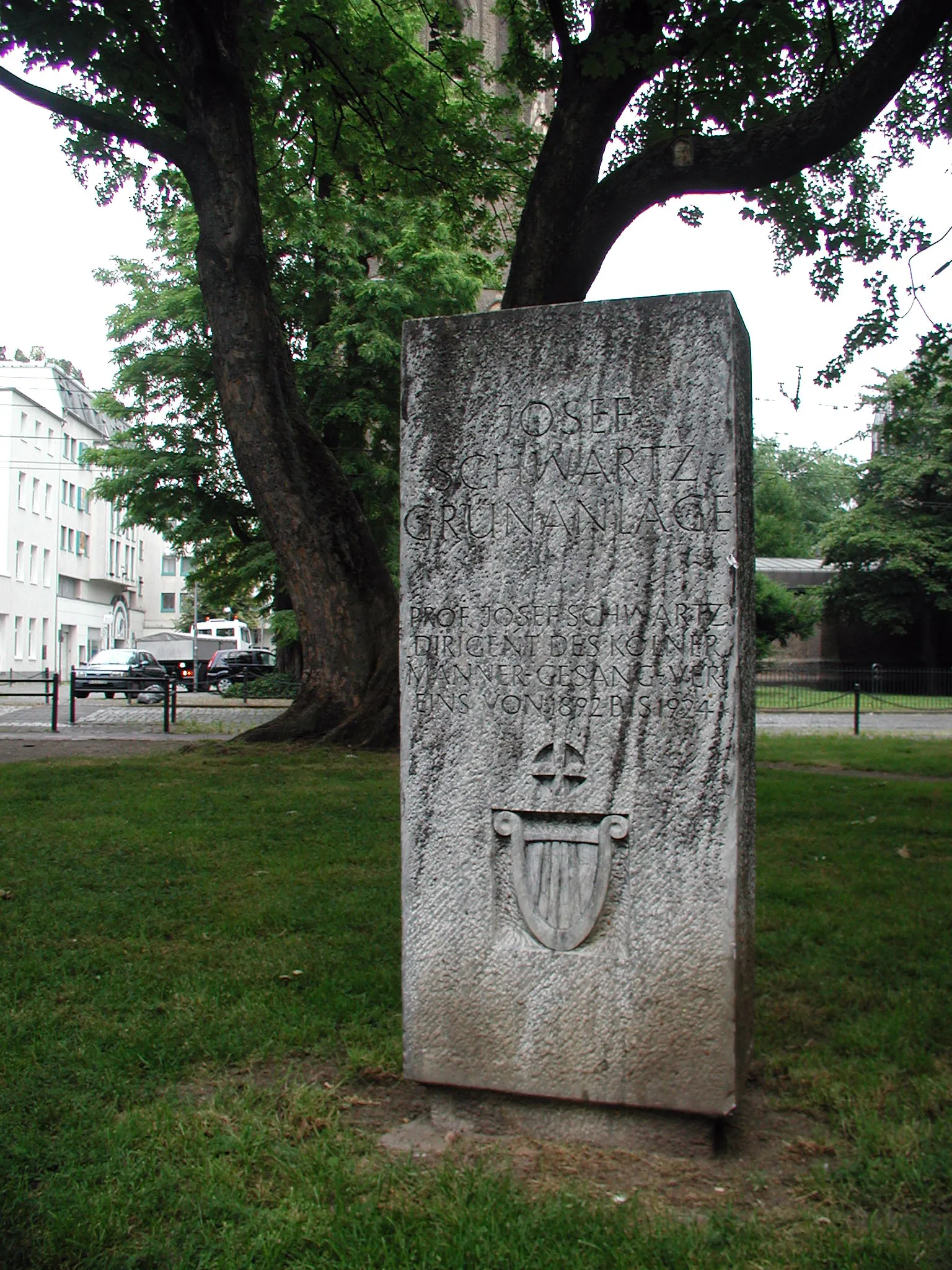 Grünanlage Josef Schwartz, Gedenkstein