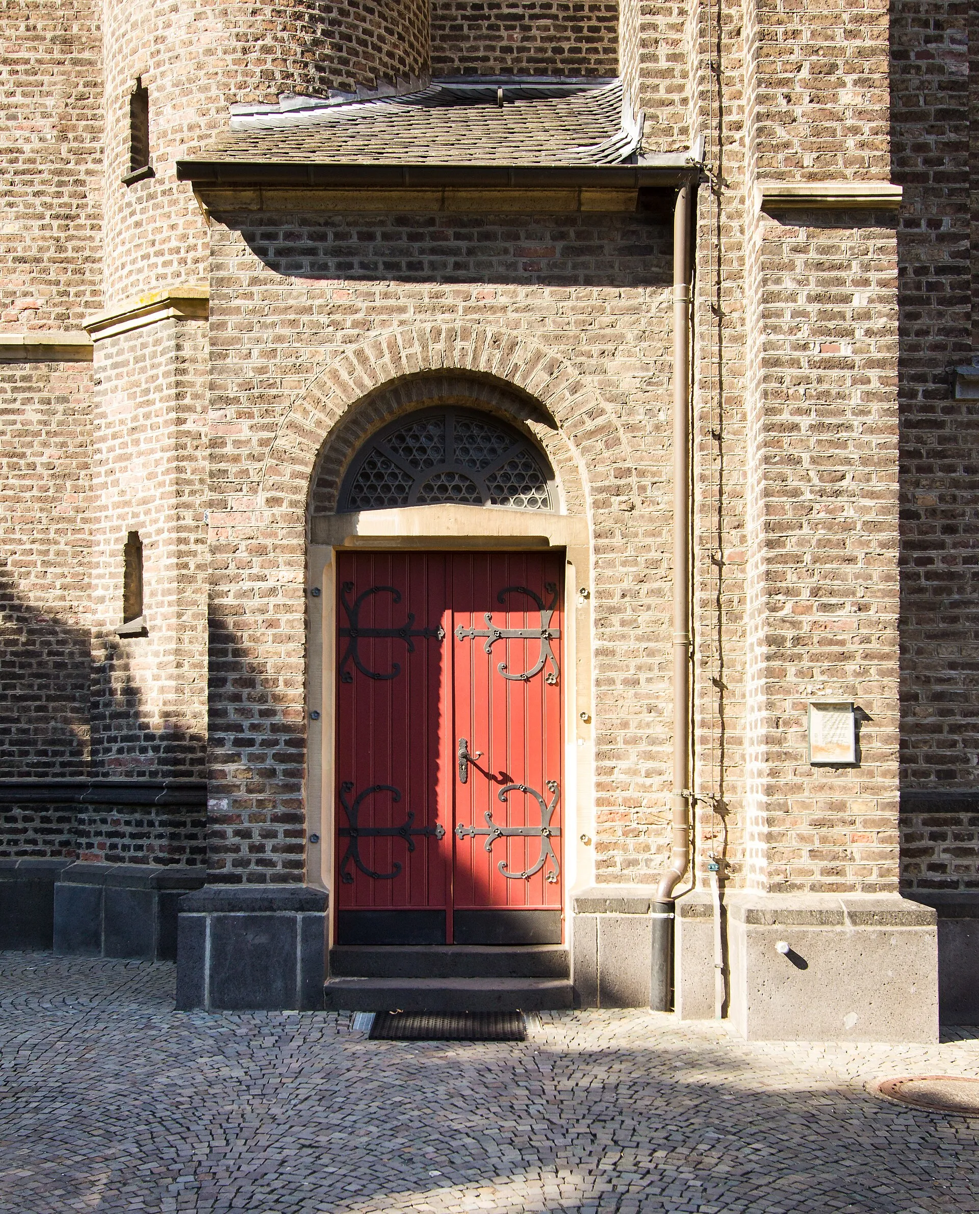 Katholische Pfarrkirche St. Servatius in Köln-Immendorf
