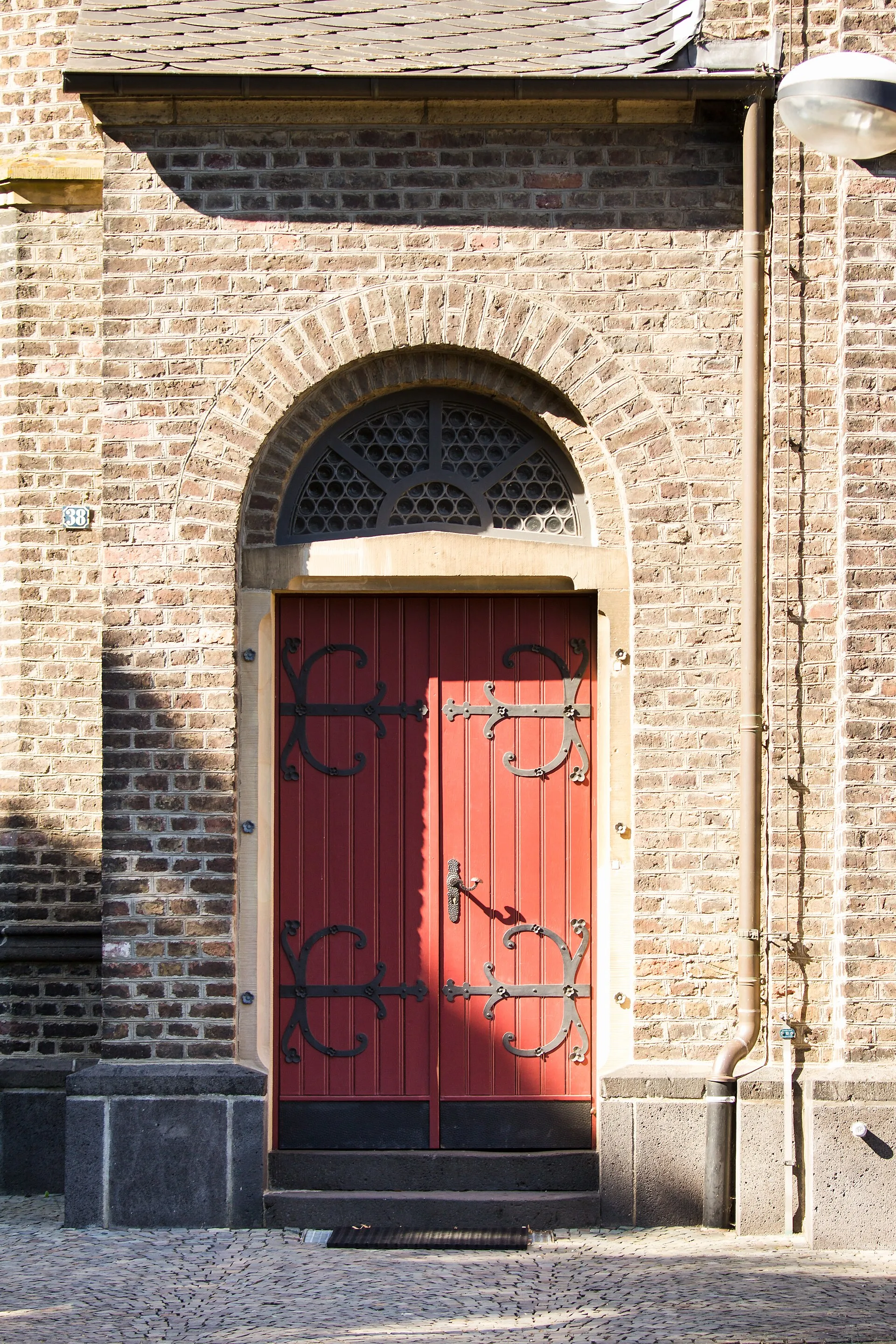 Katholische Pfarrkirche St. Servatius in Köln-Immendorf