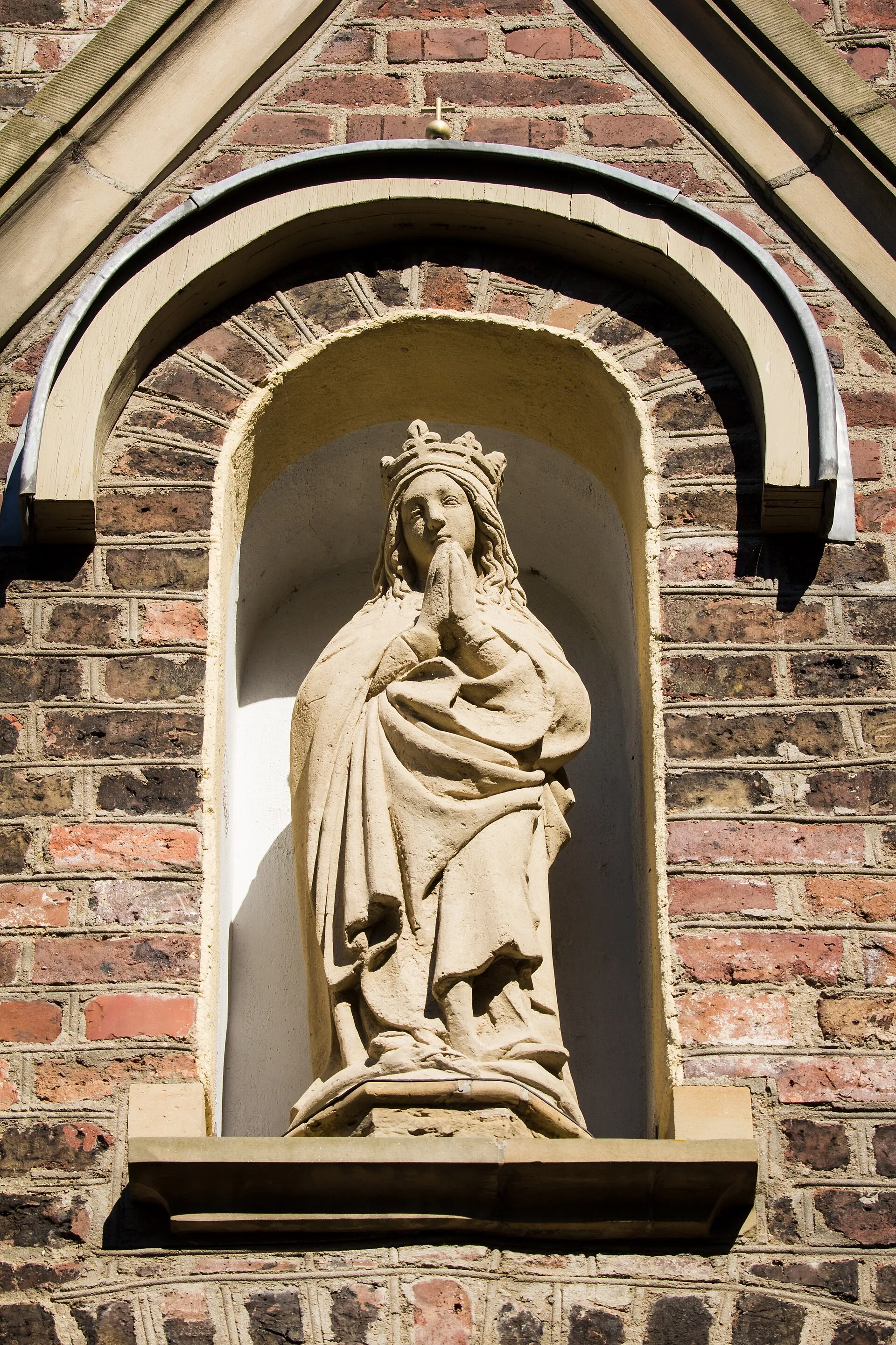 Katholische Pfarrkirche St. Servatius in Köln-Immendorf