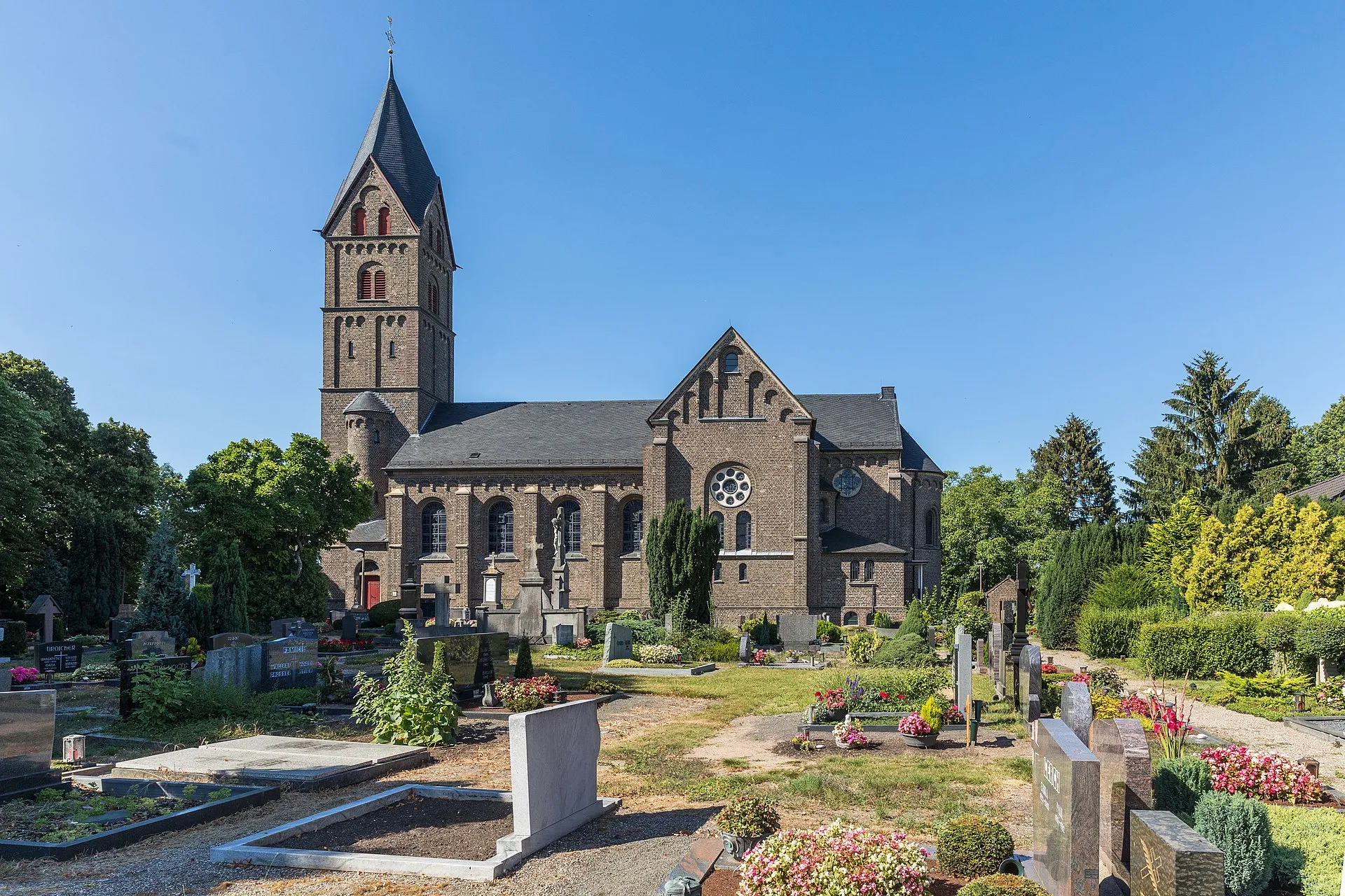 St. Servatius mit Friedhof, Köln-Immendorf