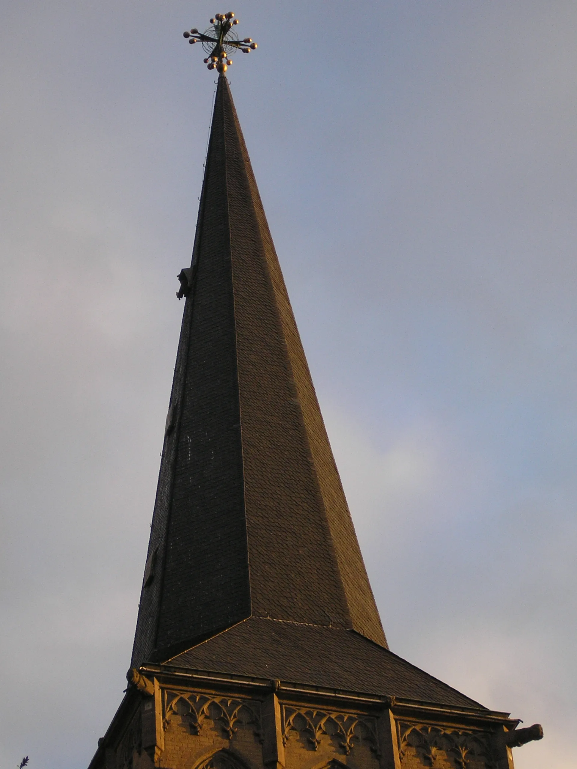 St. Severin, Turmdetail im Abendlicht.