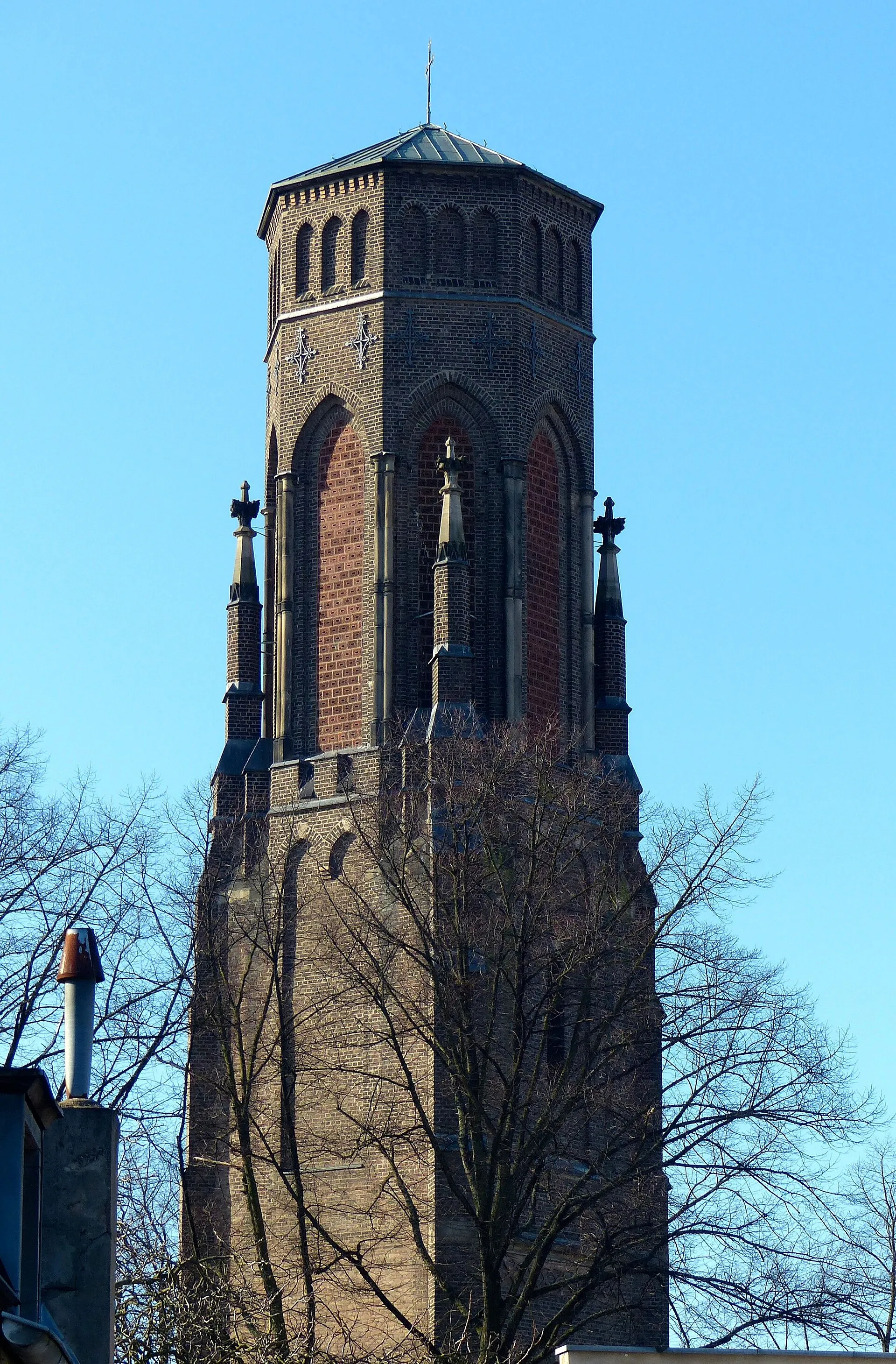 Kirchturm (Campanile) der Kirche St. Stephan, Köln-Lindenthal, erbaut 1886/87, teilzerstört April 1944