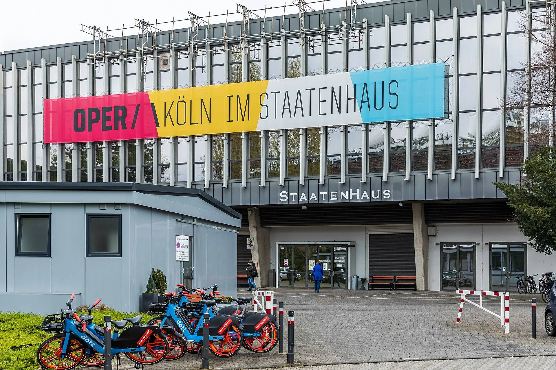 Staatenhaus Köln. Ansicht vom Auenweg
