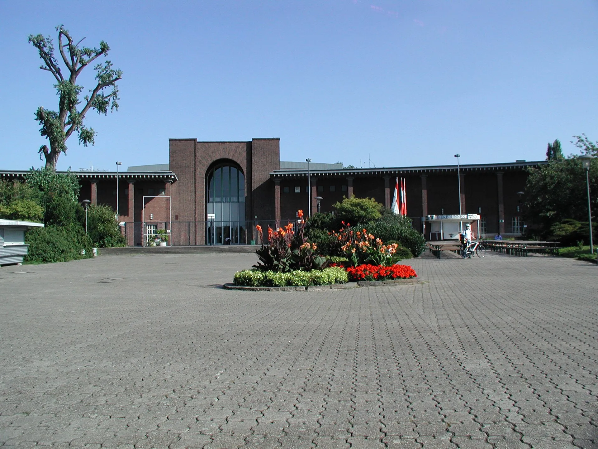 Köln, Rheinpark Staatenhaus Frontseite