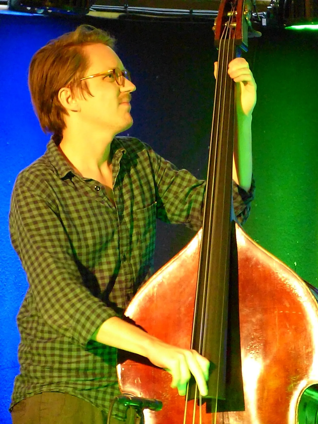 David Helm (b,bg,voc) in the concert „NICA live im GREEN ROOM“ with Shannon Barnett (tb,voc,comp) at Stadtgarten, (Cologne) , Germany, May 28th, 2020