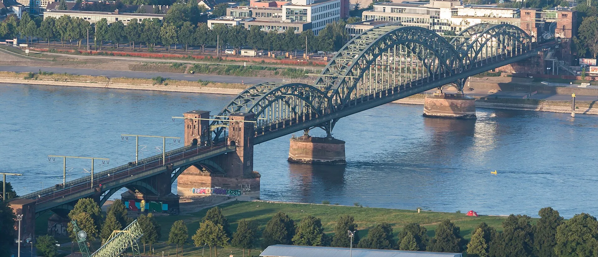 Hot air balloon trip across Cologne; South Bridge