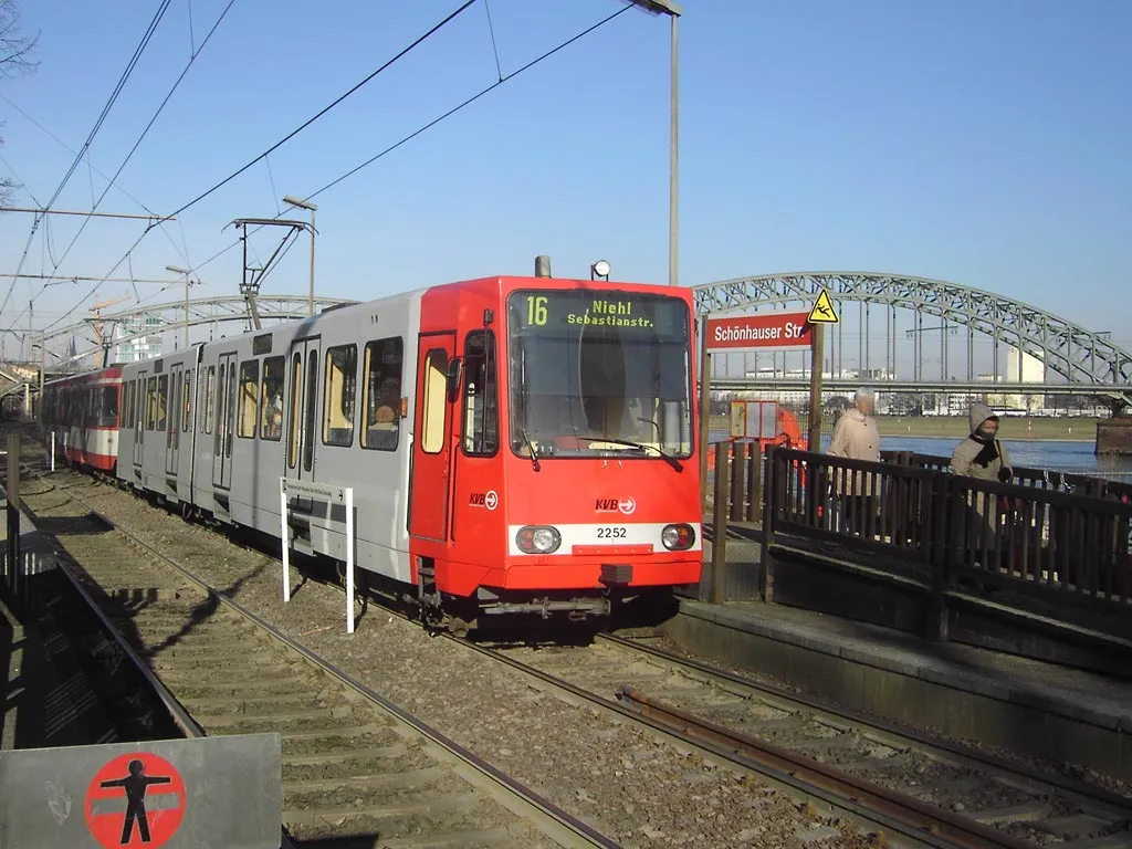 Cologne type B LRV stopping at Schönhauser Str. station.