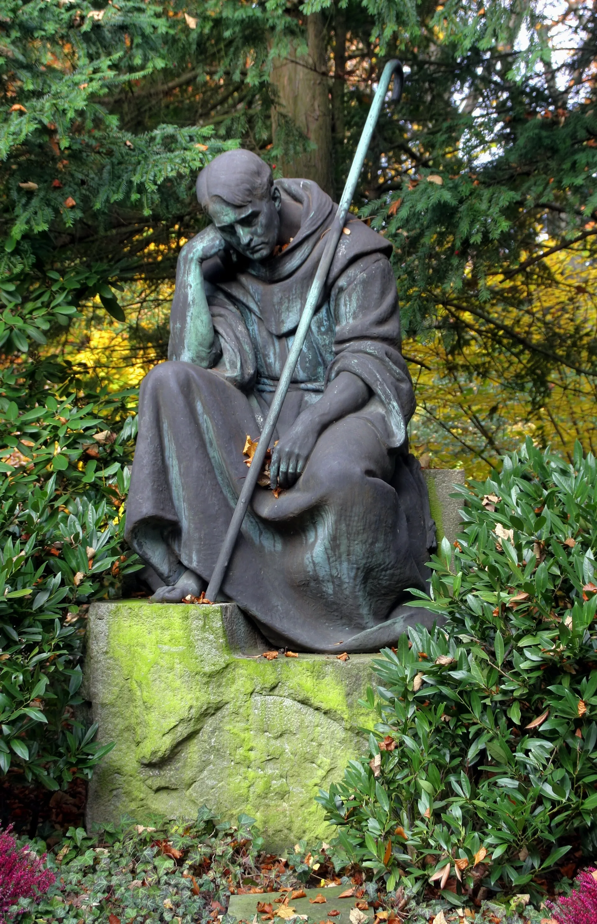 Südfriedhof Köln. Skulptur.