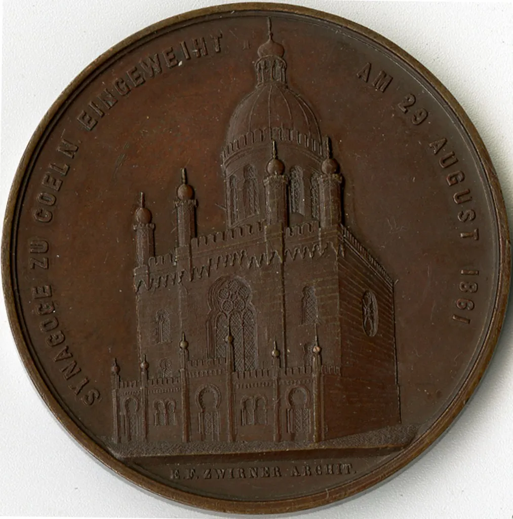 Front of bronze medal, commemorating the dedication of the Glockengasse Synagogue (1861) by Belgian-Jewish medallist Jacques Weiner