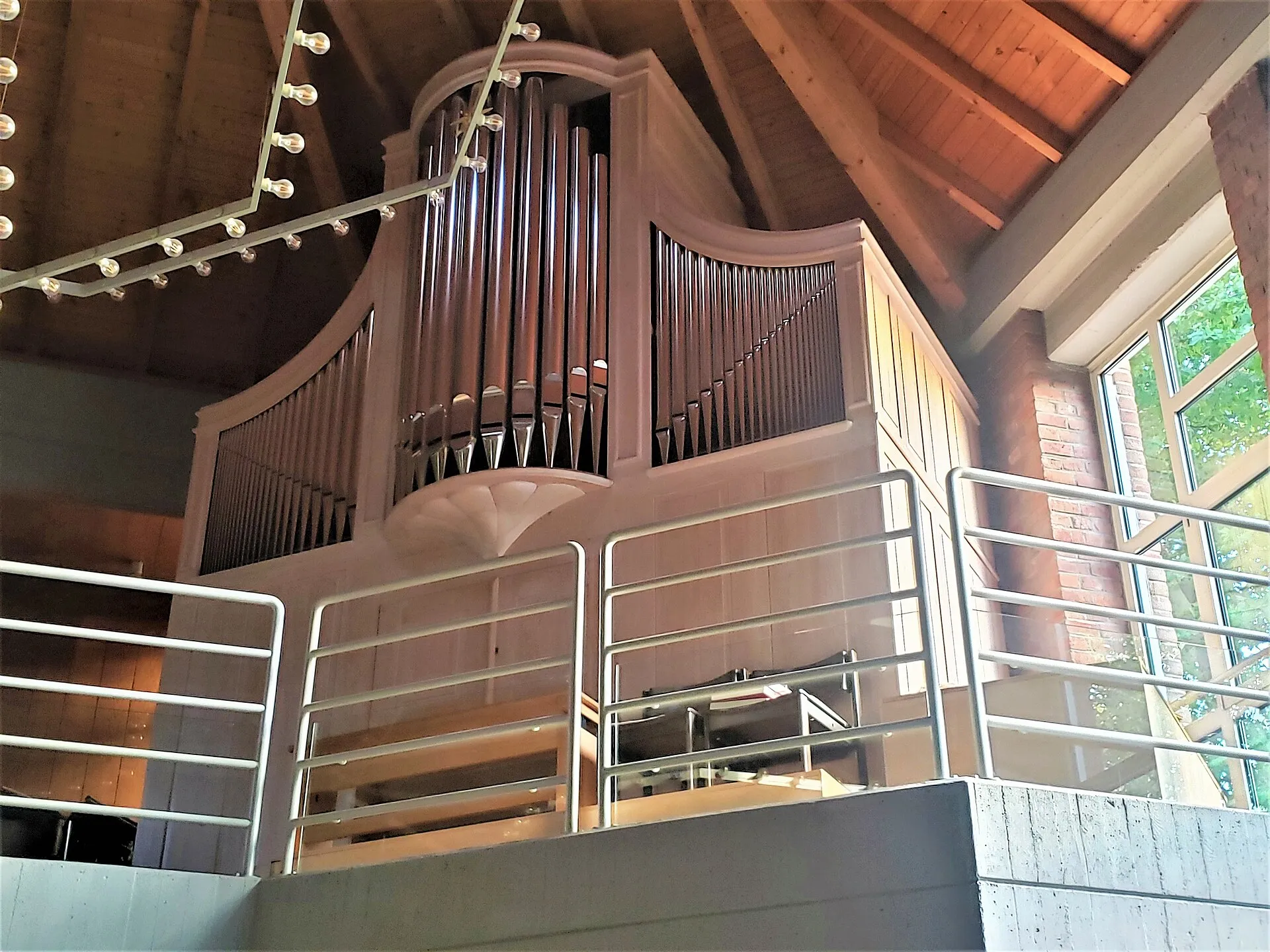 Thomaskirche (Köln), Rühle-Orgel. Ursprünglich in der Kreuzkirche aufgestellt.